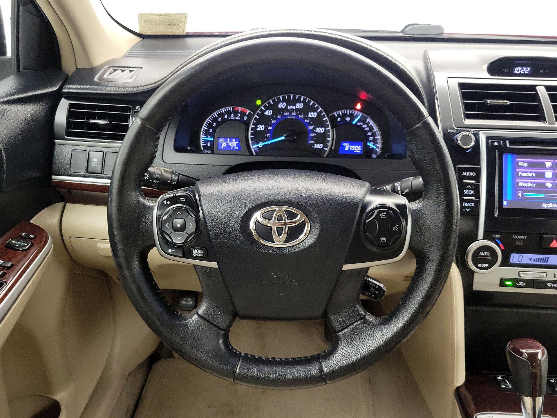 Thumbnail: 2013 Toyota Camry - 10