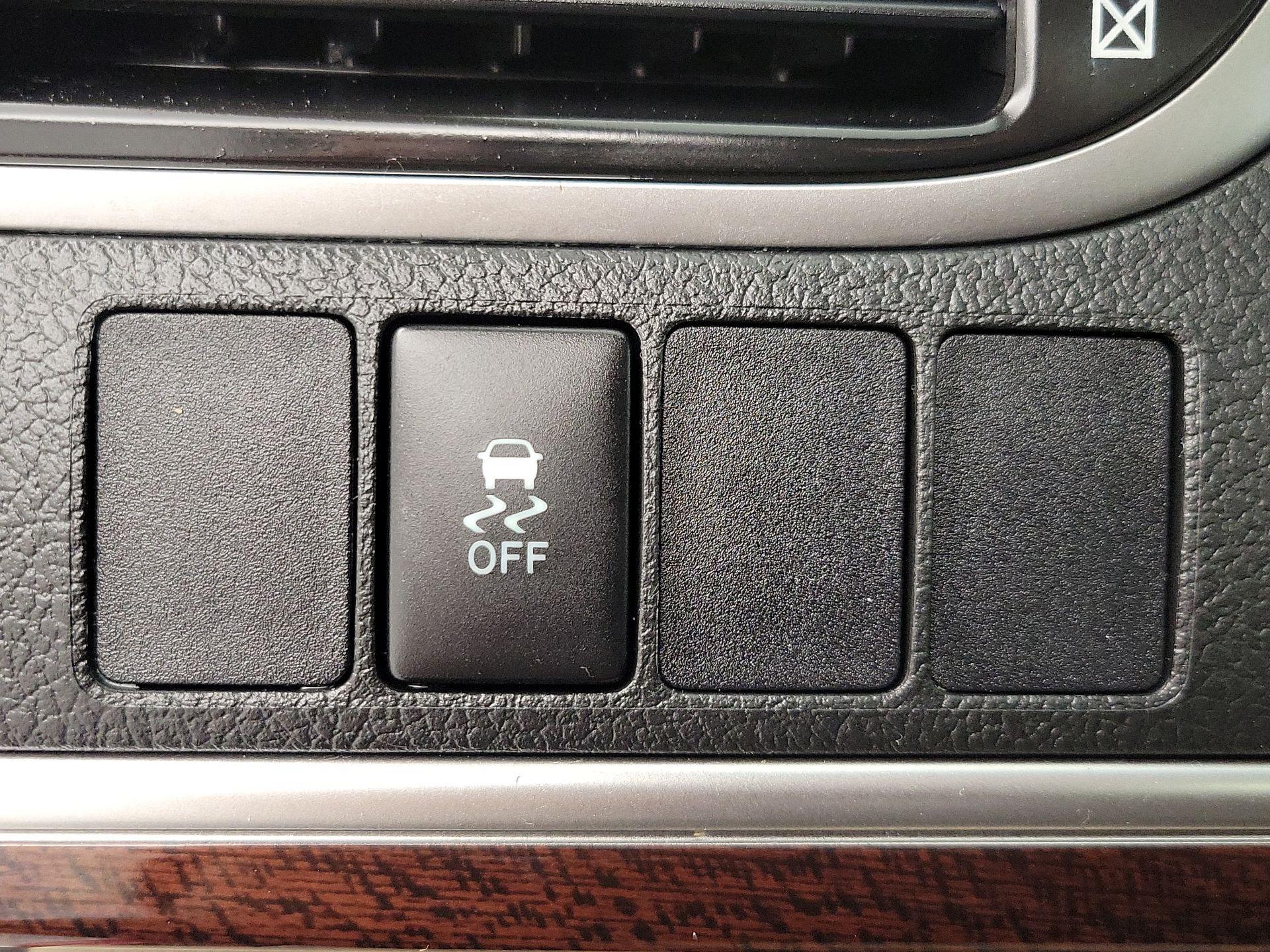 Thumbnail: 2013 Toyota Camry - 13