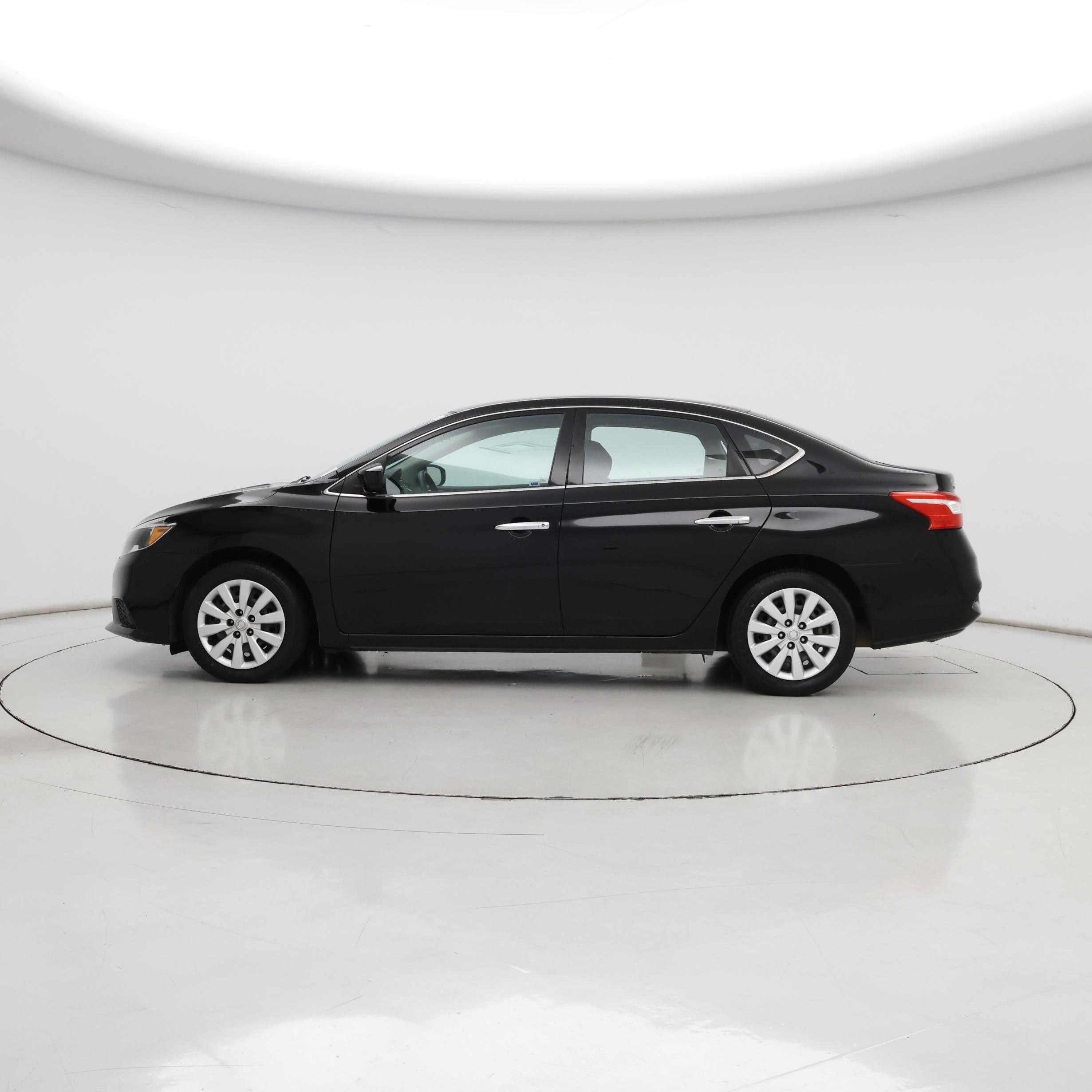 Thumbnail: 2017 Nissan Sentra - 3