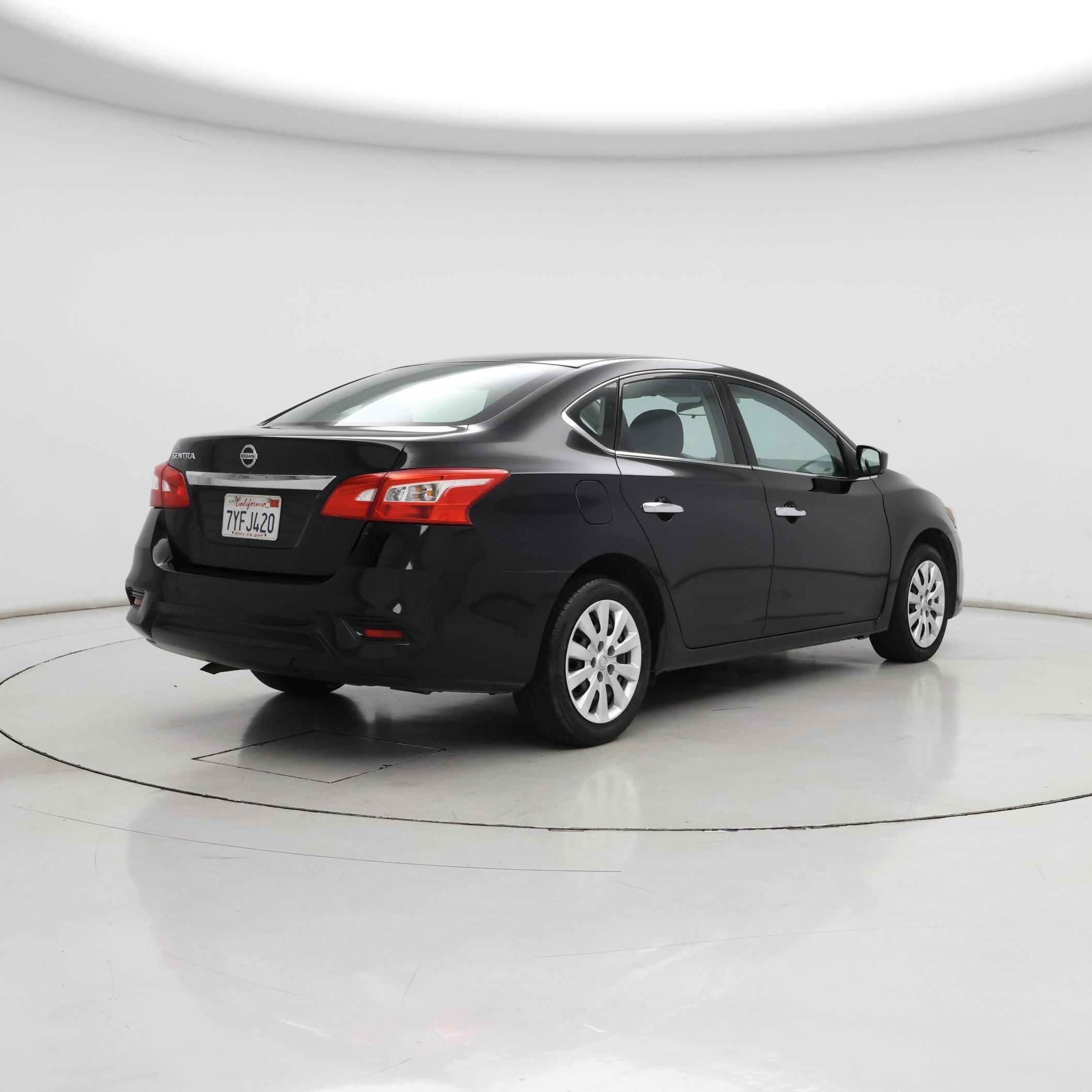 Thumbnail: 2017 Nissan Sentra - 8