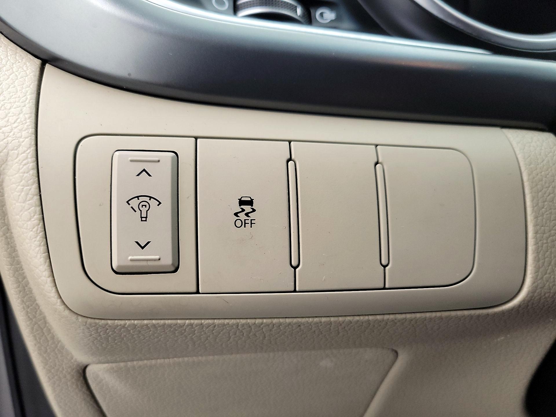 Thumbnail: 2014 Kia Optima - 13