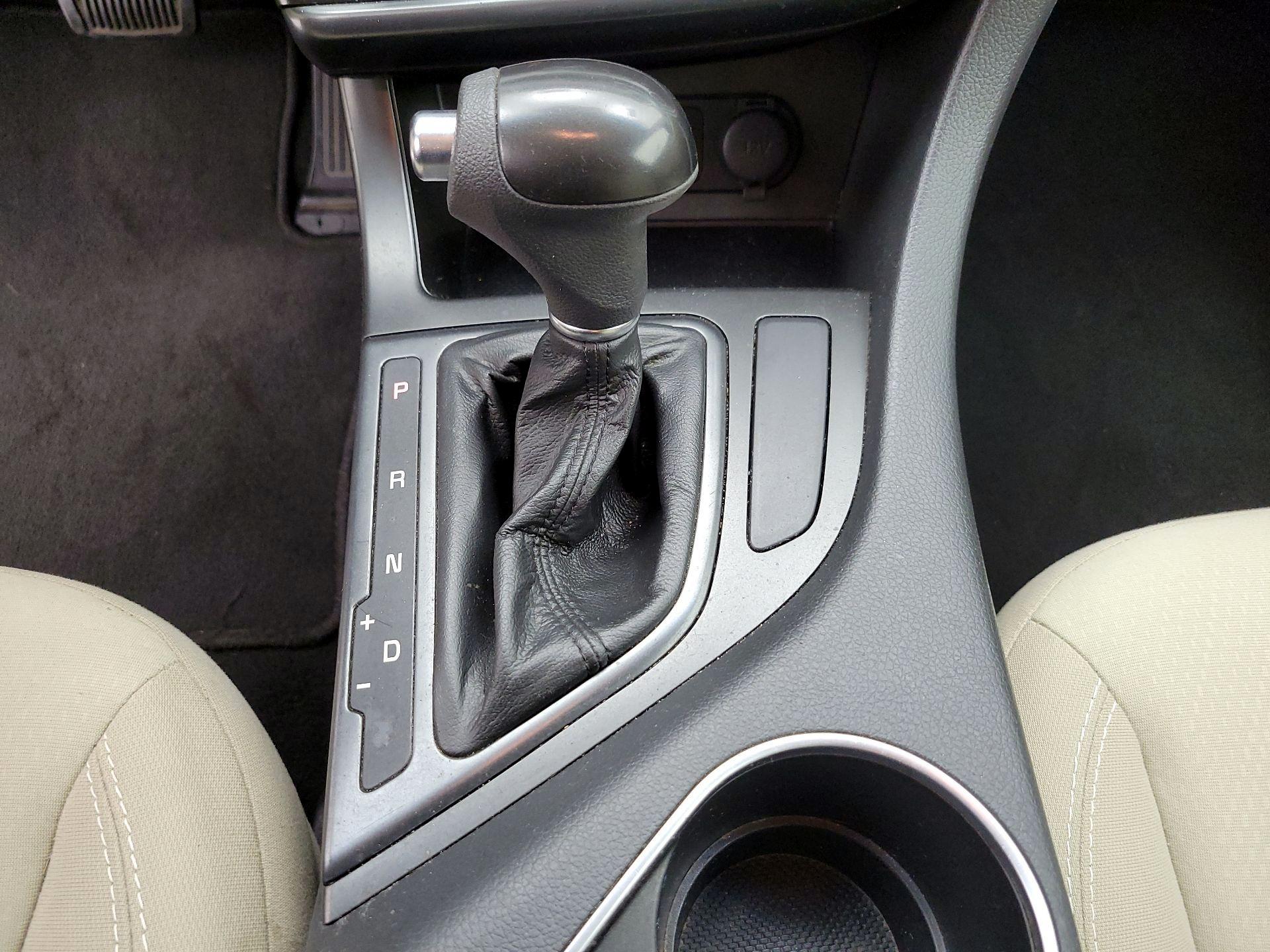 Thumbnail: 2014 Kia Optima - 16