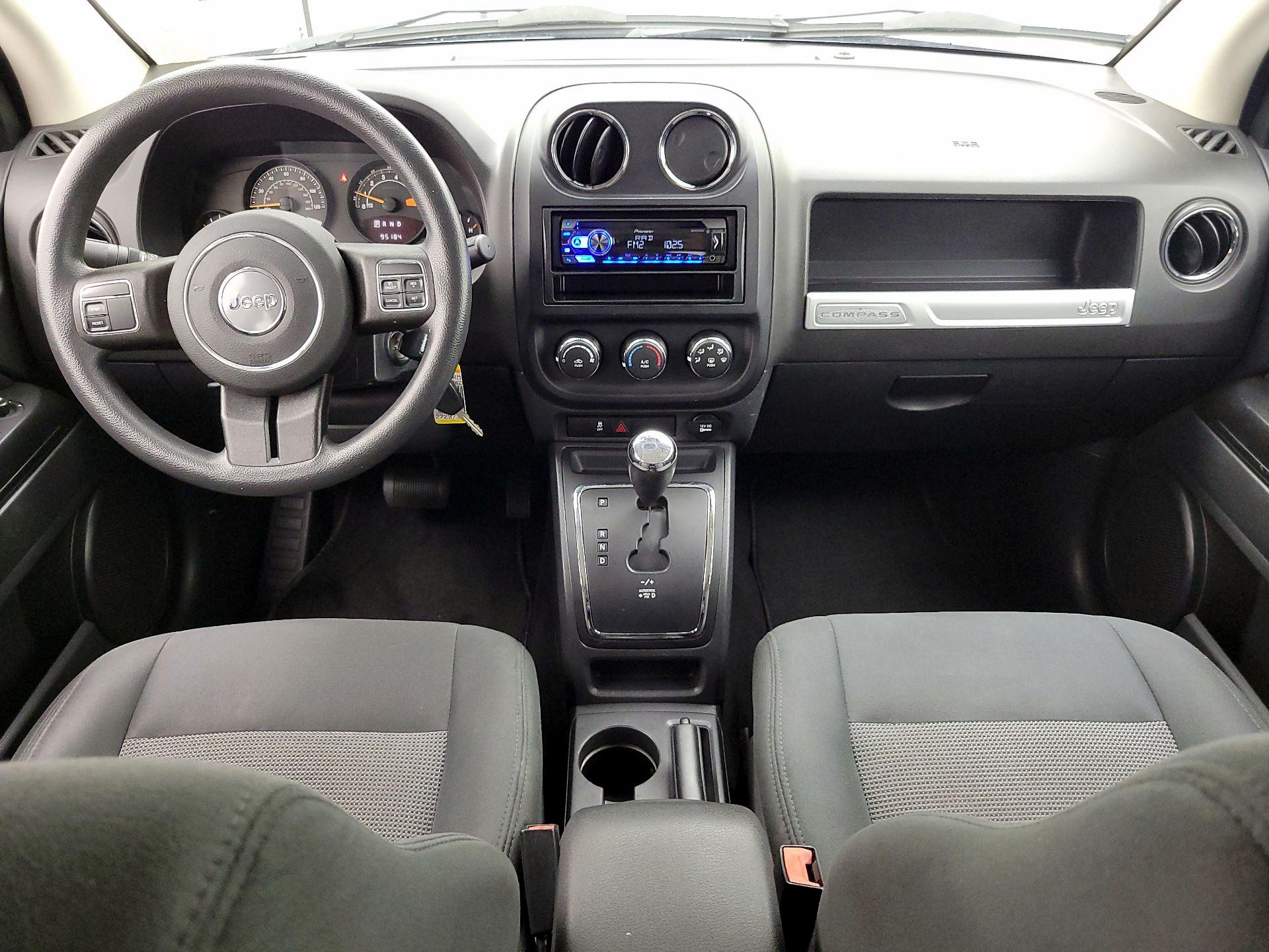 Thumbnail: 2016 Jeep Compass - 9