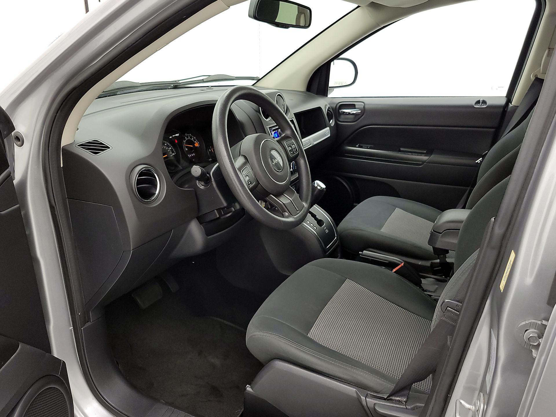 Thumbnail: 2016 Jeep Compass - 11