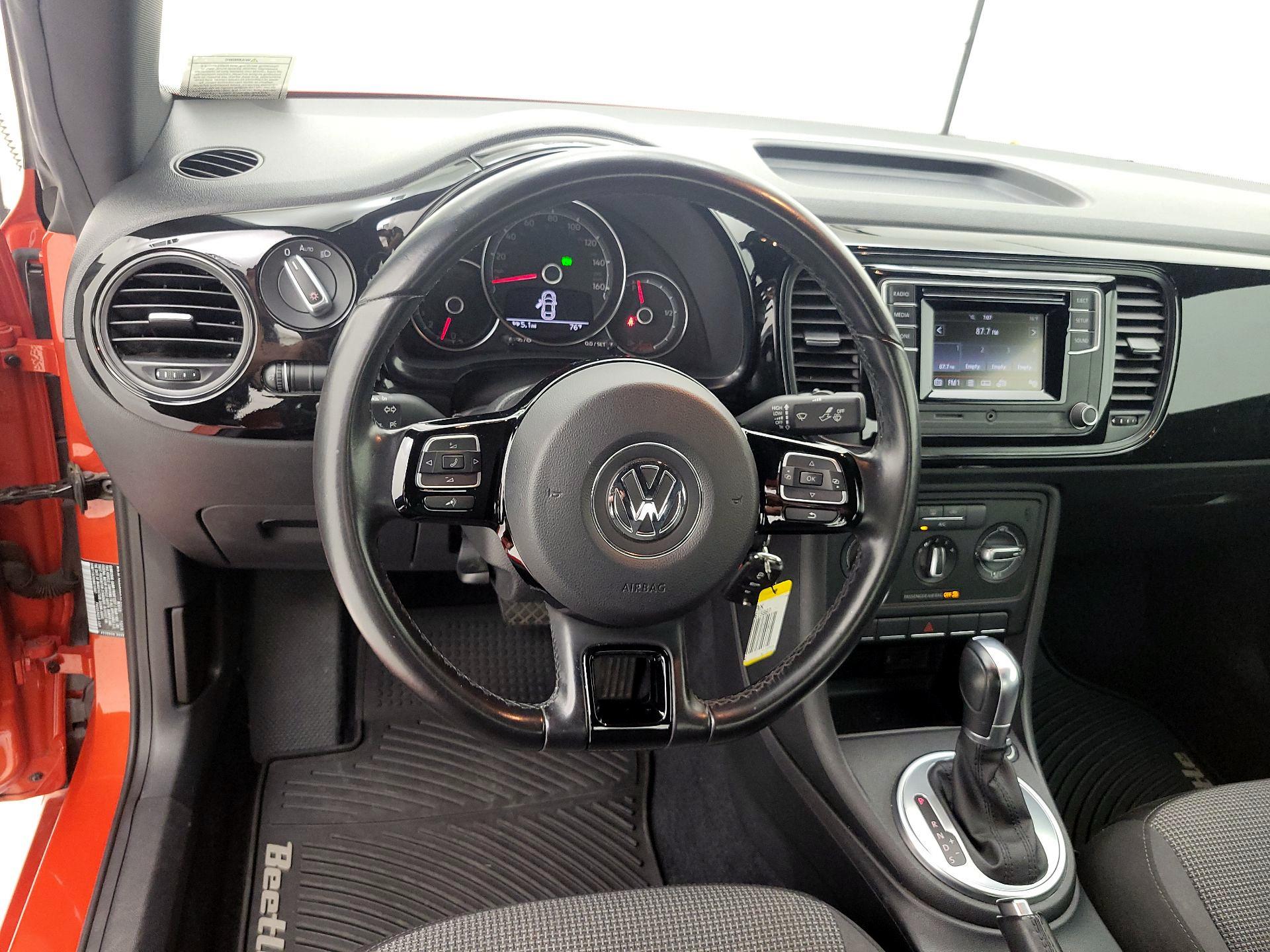 Thumbnail: 2017 Volkswagen Beetle - 10