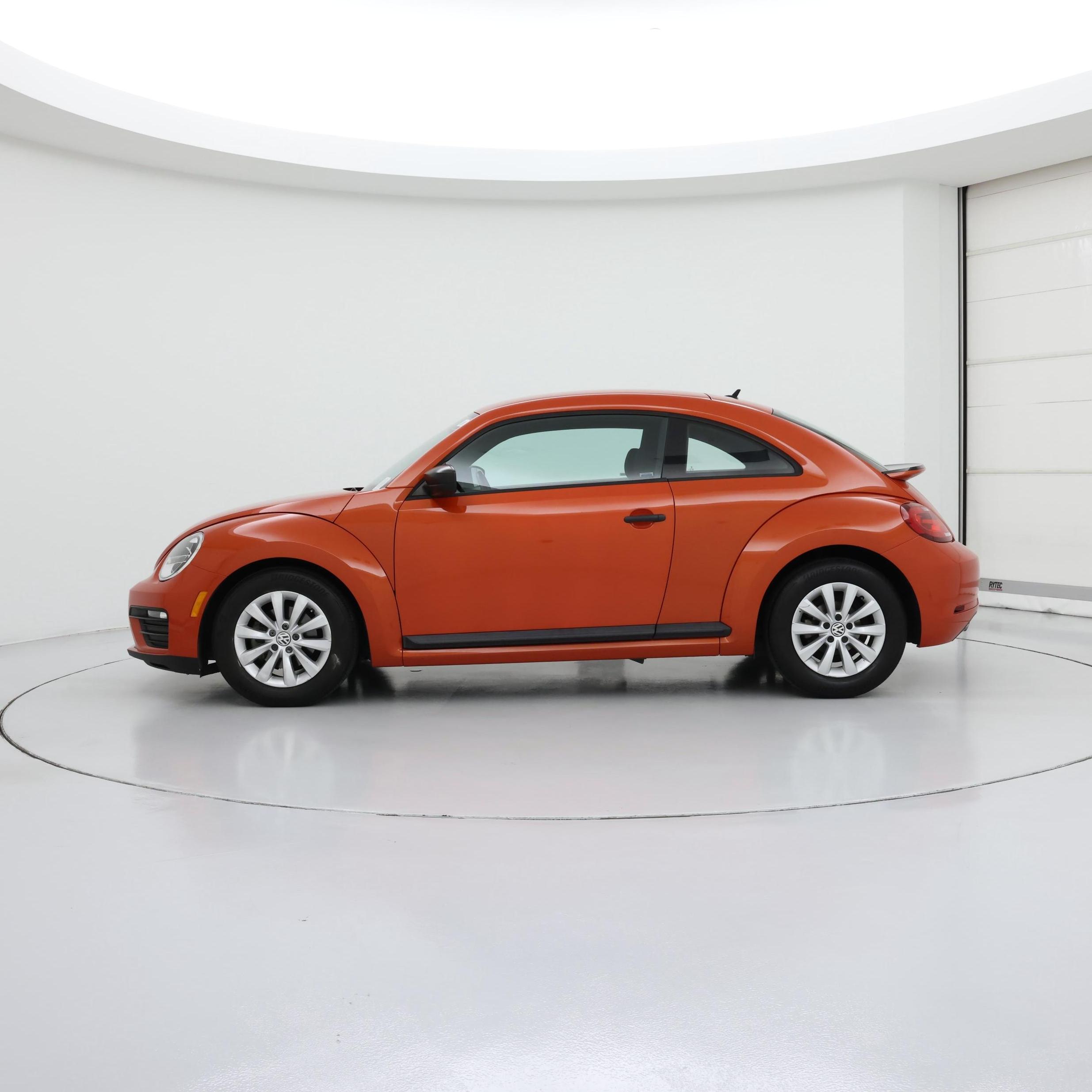 Thumbnail: 2017 Volkswagen Beetle - 3