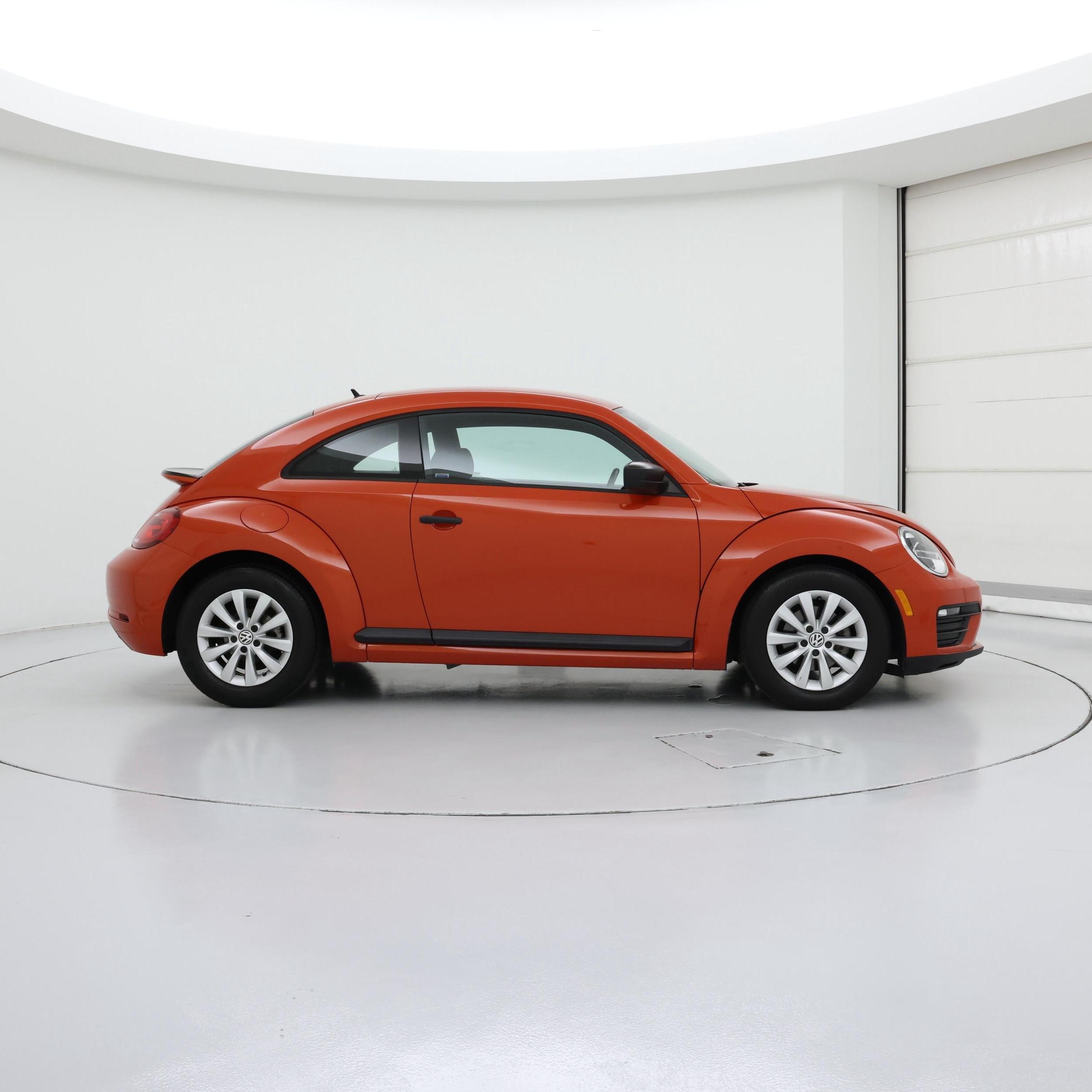 Thumbnail: 2017 Volkswagen Beetle - 7