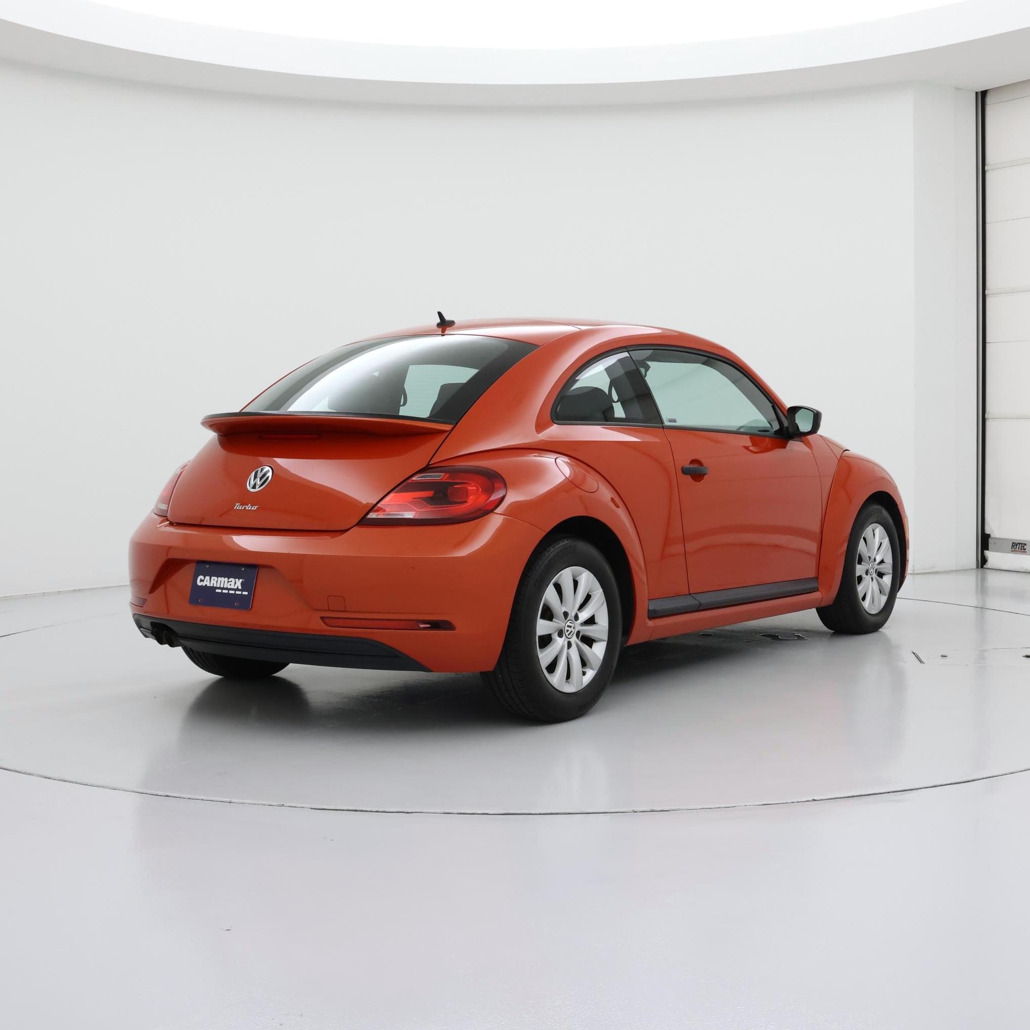 Thumbnail: 2017 Volkswagen Beetle - 8