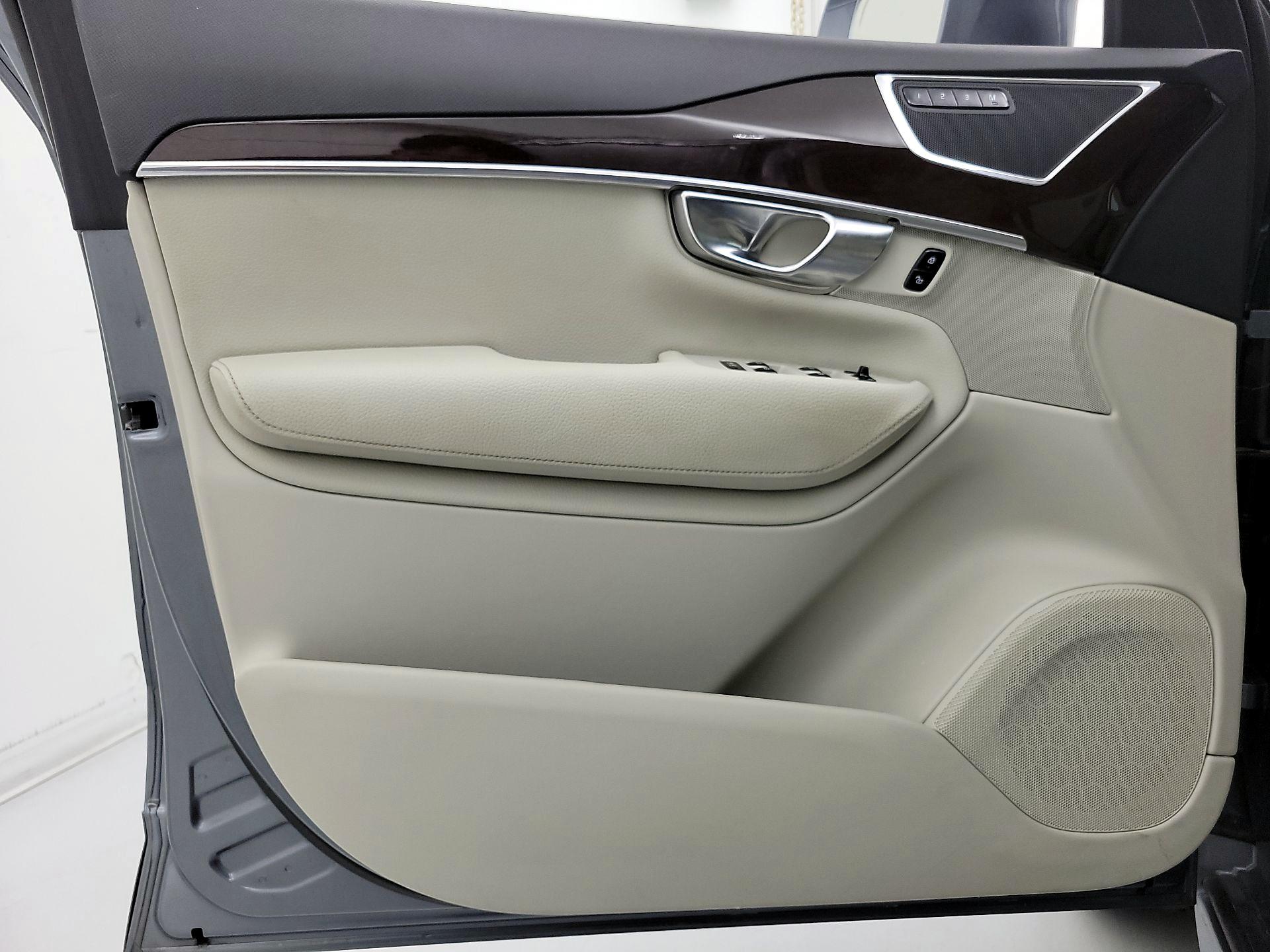 Thumbnail: 2019 Volvo XC90 - 12