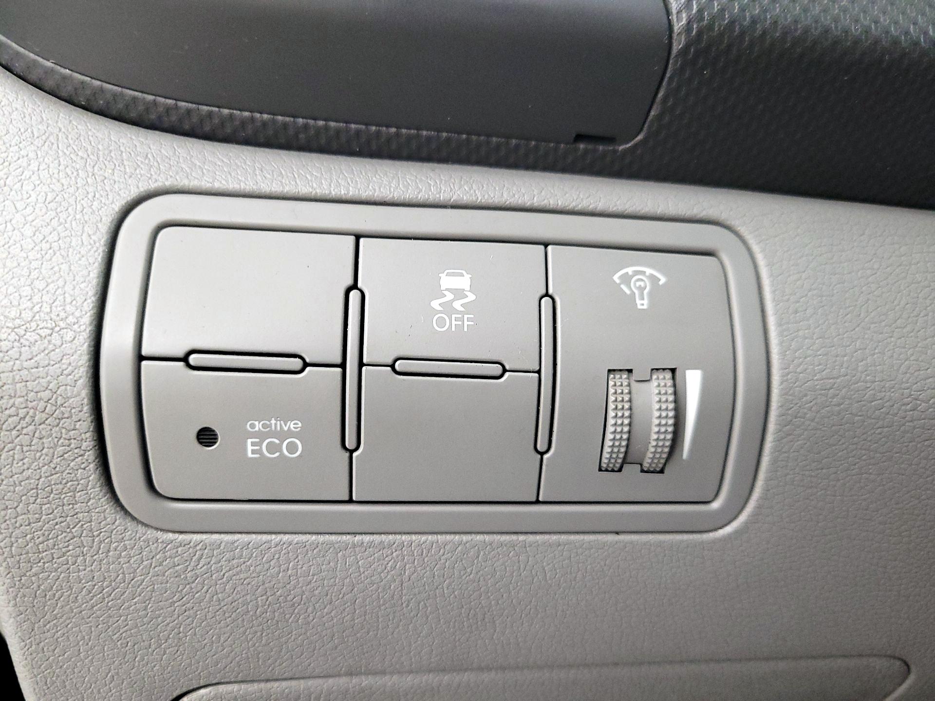 Thumbnail: 2017 Hyundai Accent - 13