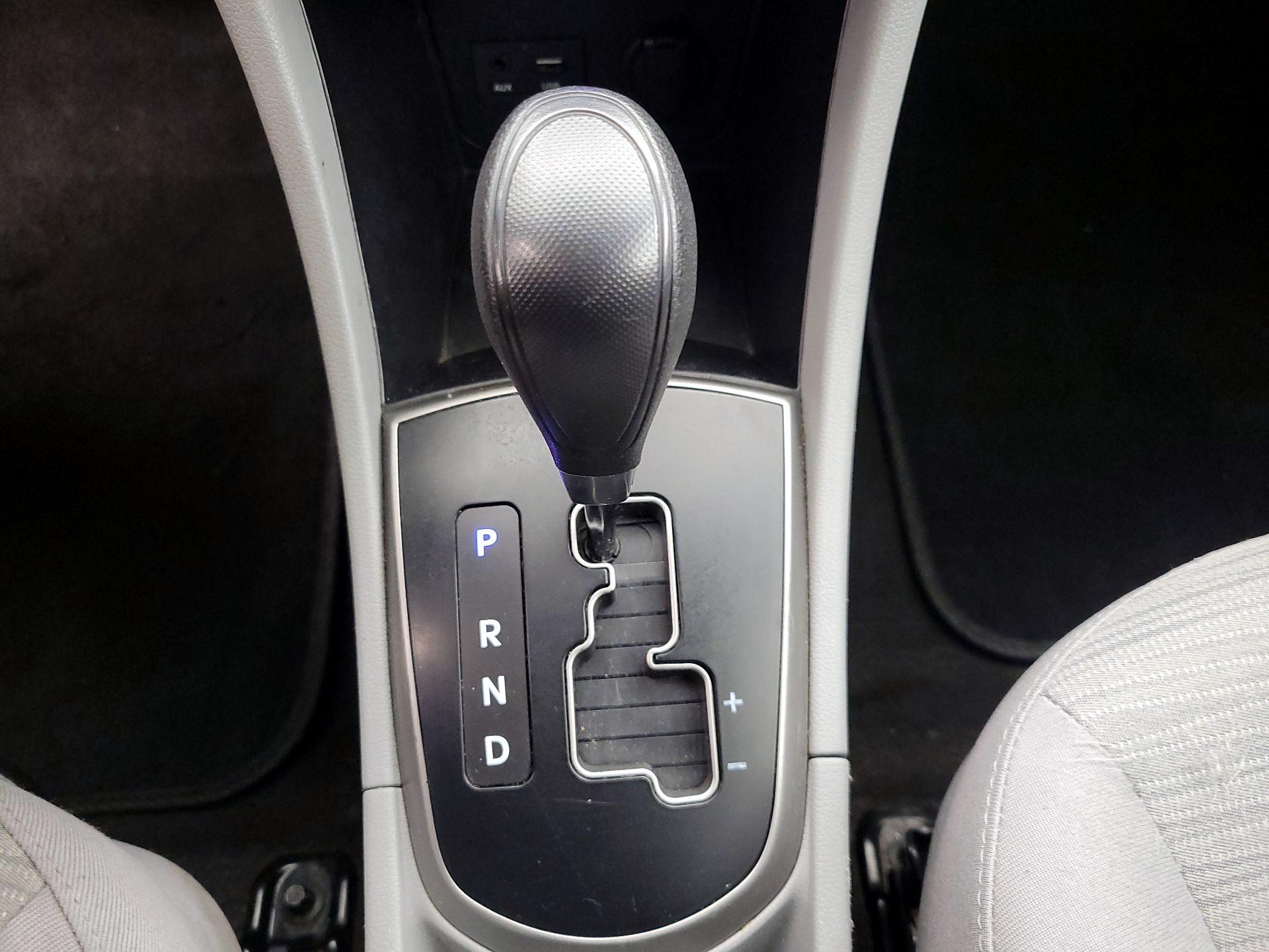 Thumbnail: 2017 Hyundai Accent - 16