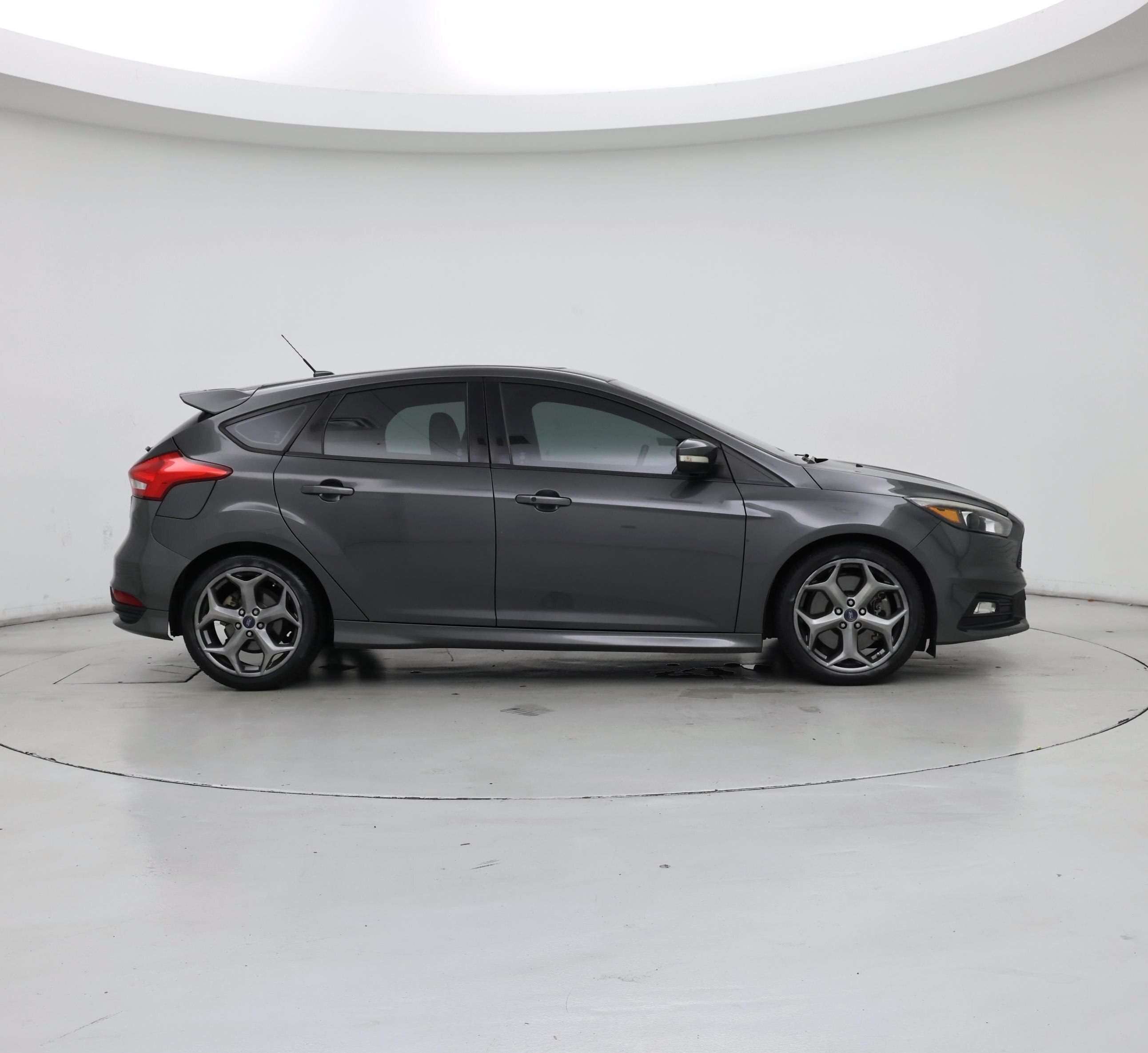 Thumbnail: 2017 Ford Focus - 7