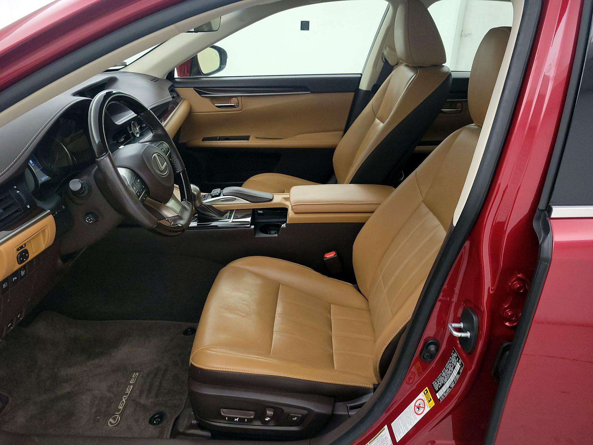 Thumbnail: 2017 Lexus ES - 11