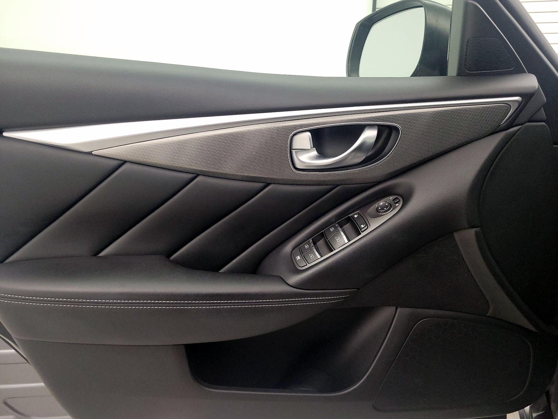 Thumbnail: 2015 INFINITI Q50 - 12