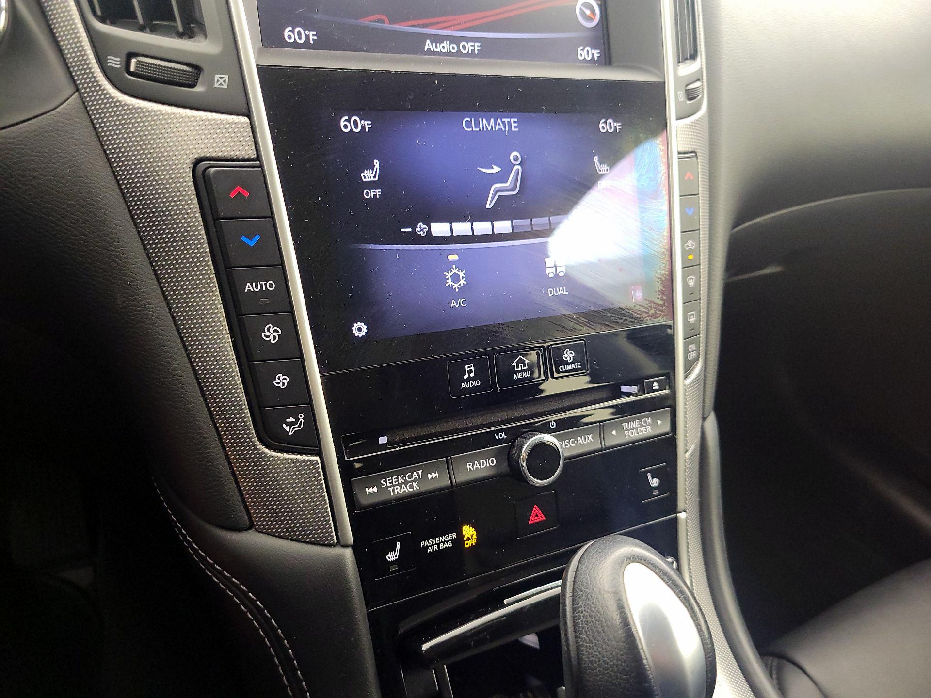 Thumbnail: 2015 INFINITI Q50 - 17