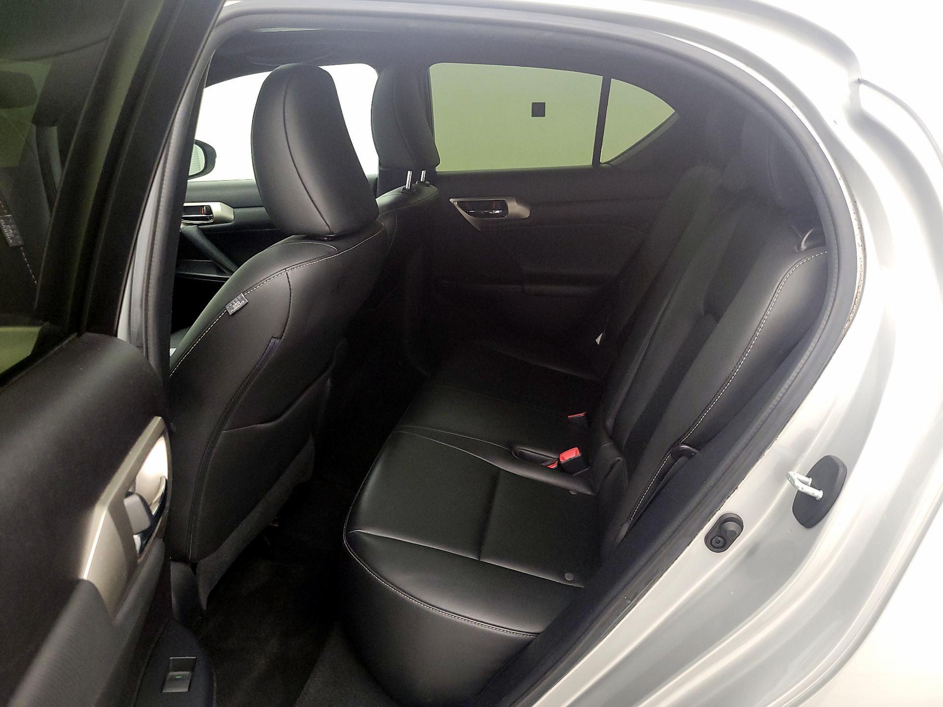 Thumbnail: 2016 Lexus CT - 19