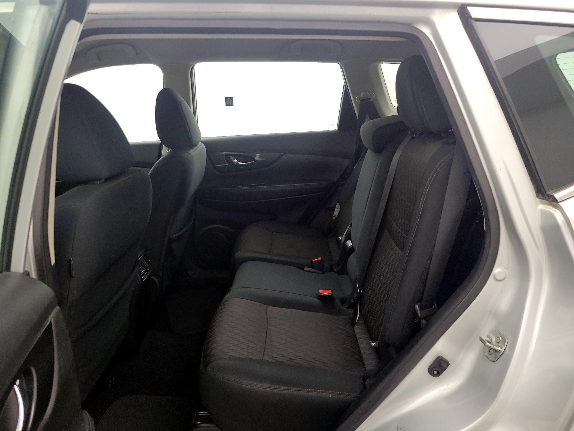 Thumbnail: 2018 Nissan Rogue - 17