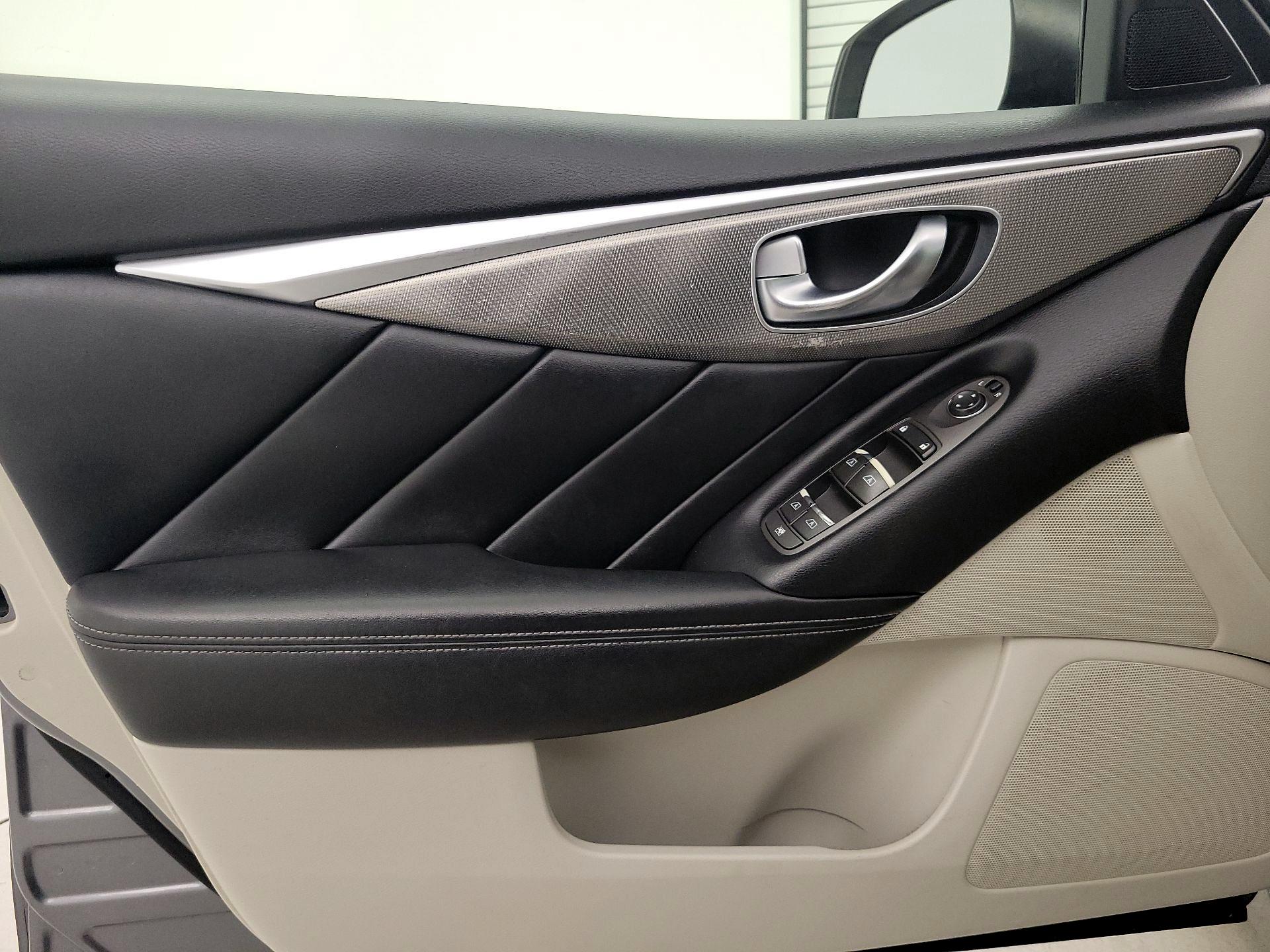 Thumbnail: 2015 INFINITI Q50 - 12