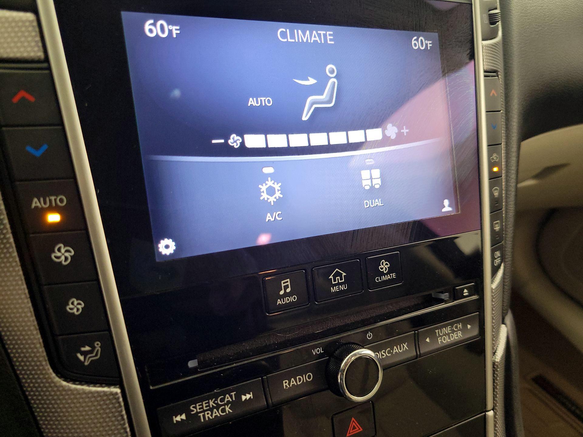 Thumbnail: 2015 INFINITI Q50 - 16