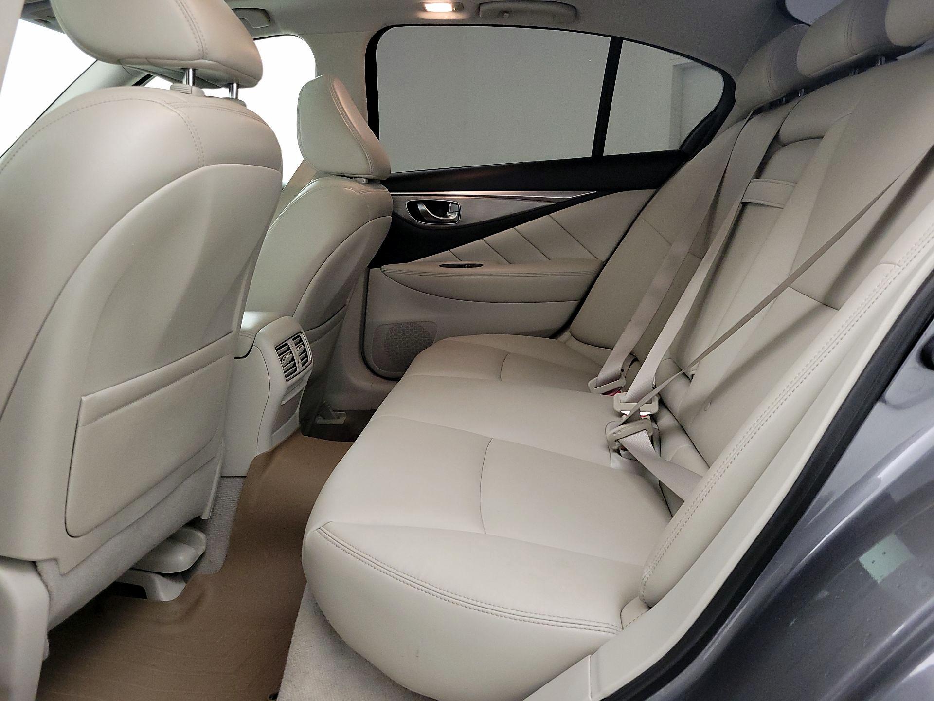 Thumbnail: 2015 INFINITI Q50 - 19