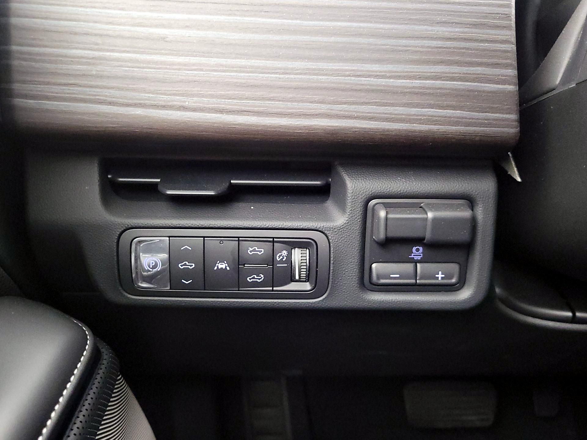 Thumbnail: 2025 GMC Sierra EV - 13