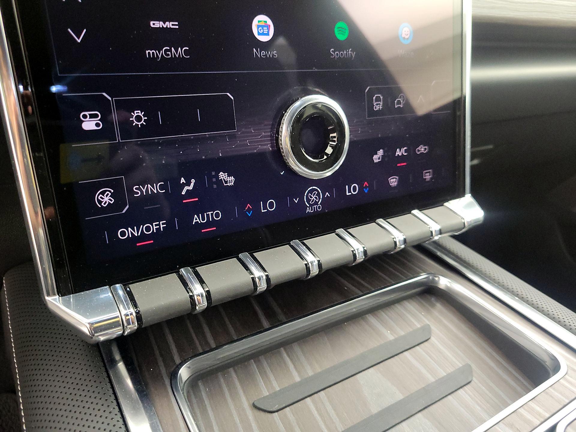 Thumbnail: 2025 GMC Sierra EV - 17