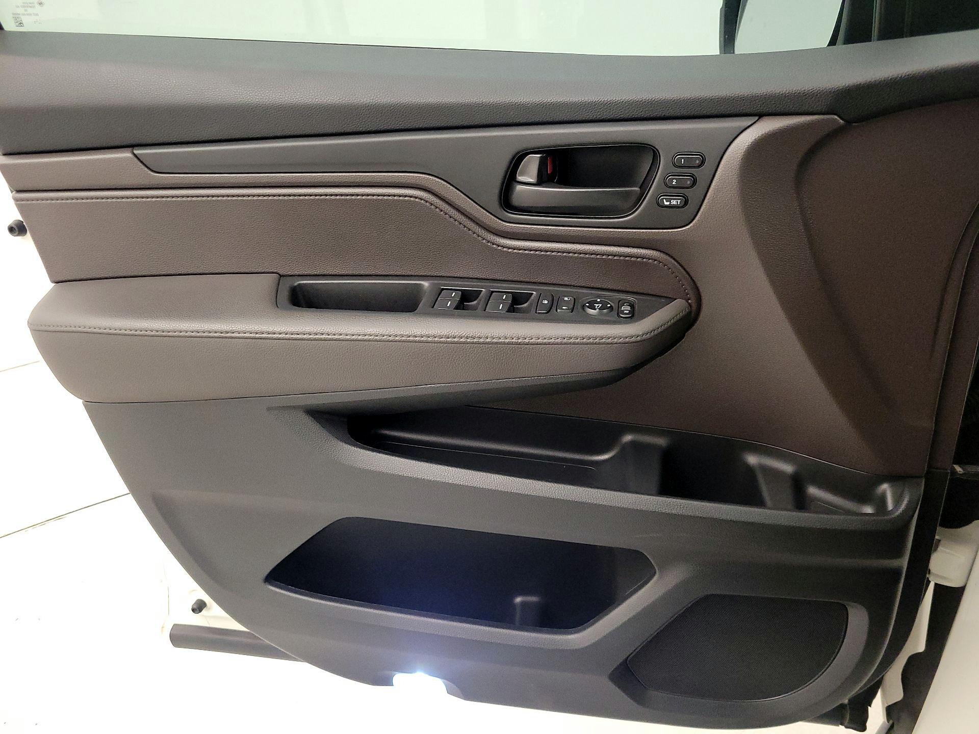 Thumbnail: 2019 Honda Odyssey - 12