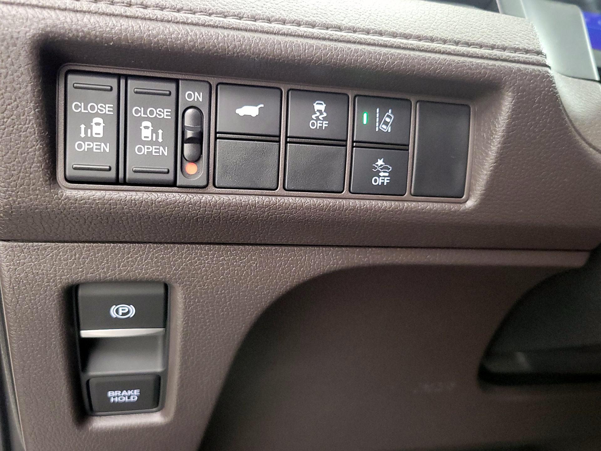 Thumbnail: 2019 Honda Odyssey - 13