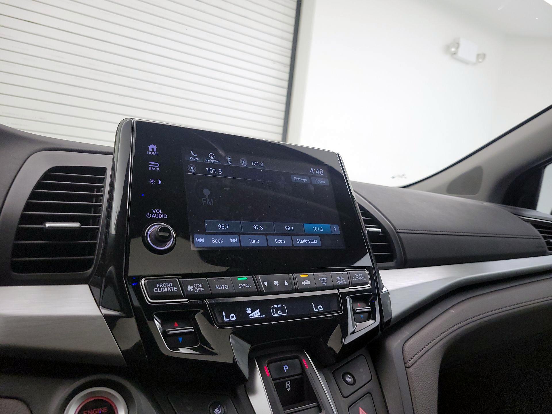 Thumbnail: 2019 Honda Odyssey - 16