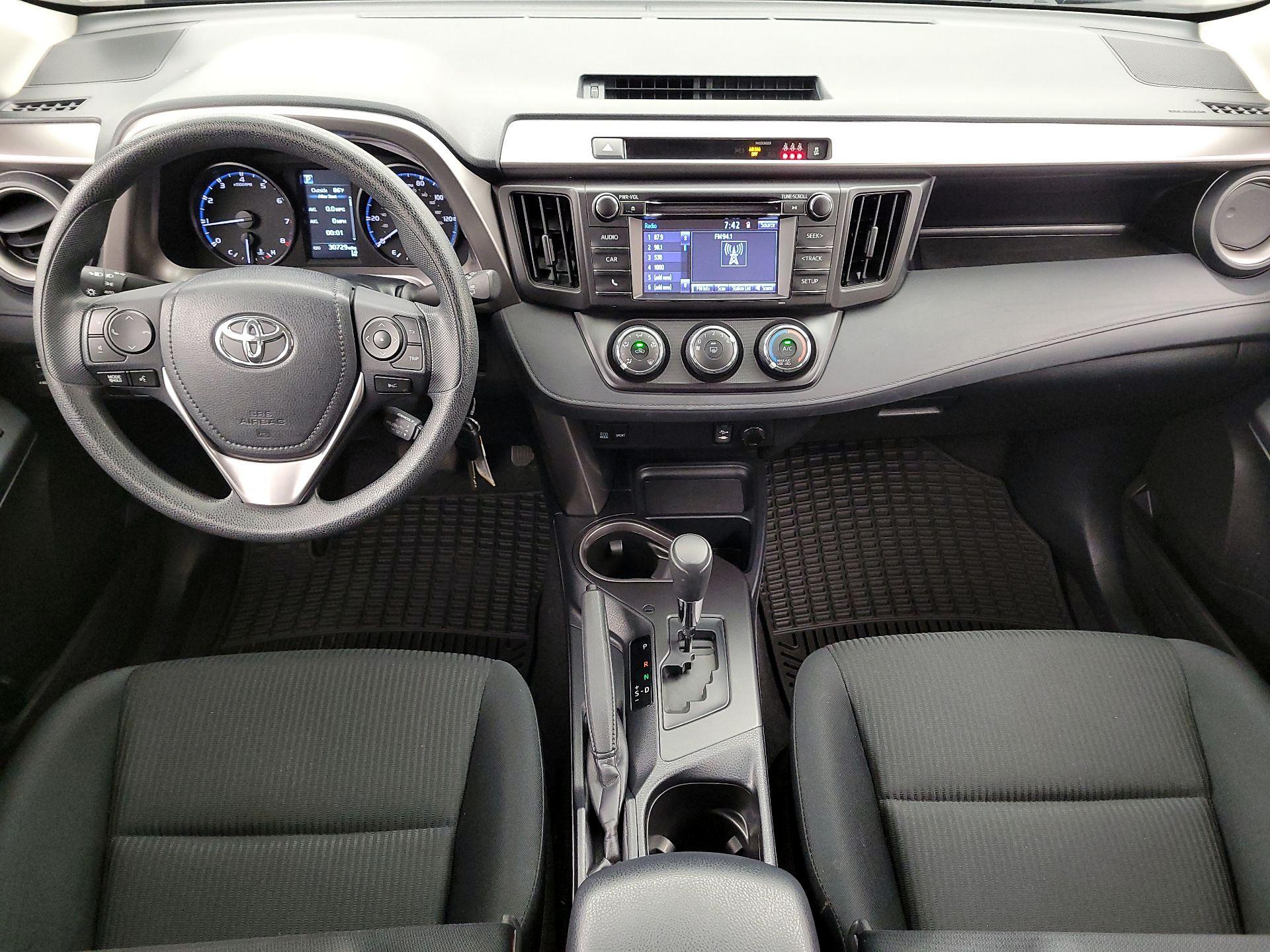 Thumbnail: 2018 Toyota RAV4 - 9