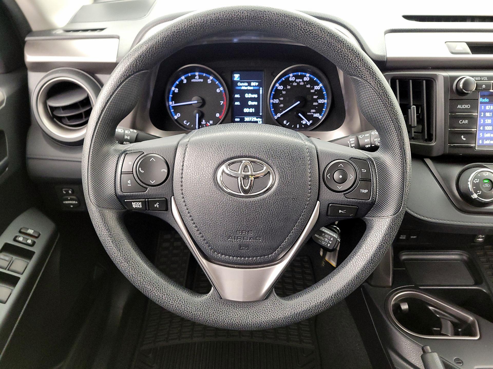 Thumbnail: 2018 Toyota RAV4 - 10