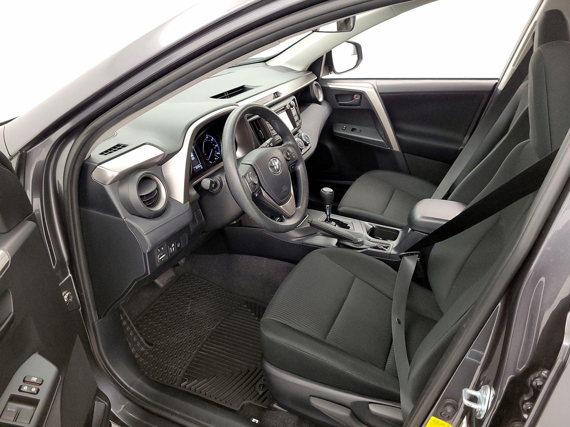 Thumbnail: 2018 Toyota RAV4 - 11