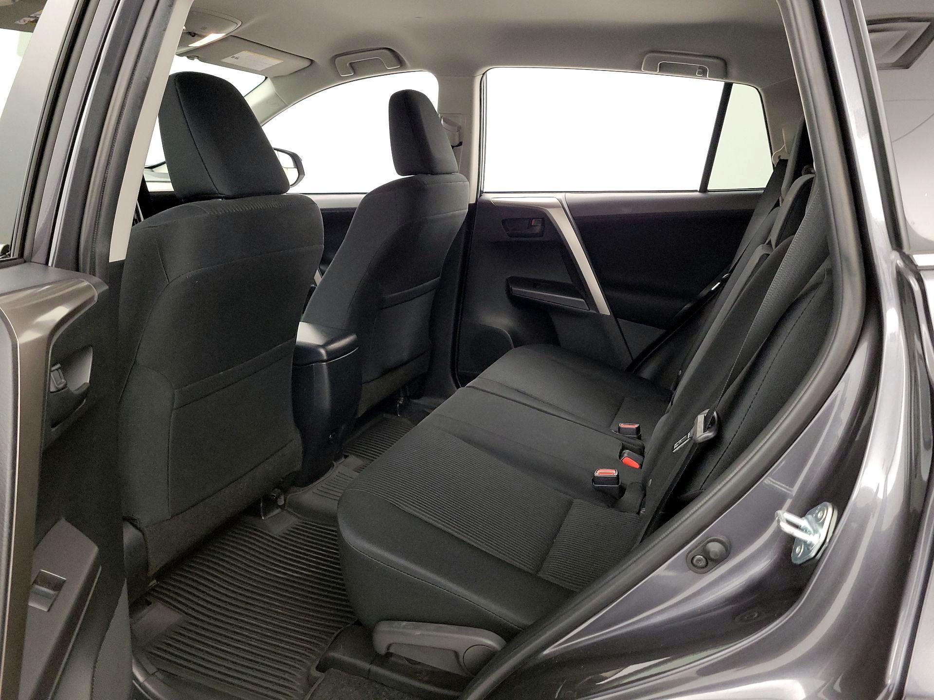 Thumbnail: 2018 Toyota RAV4 - 19