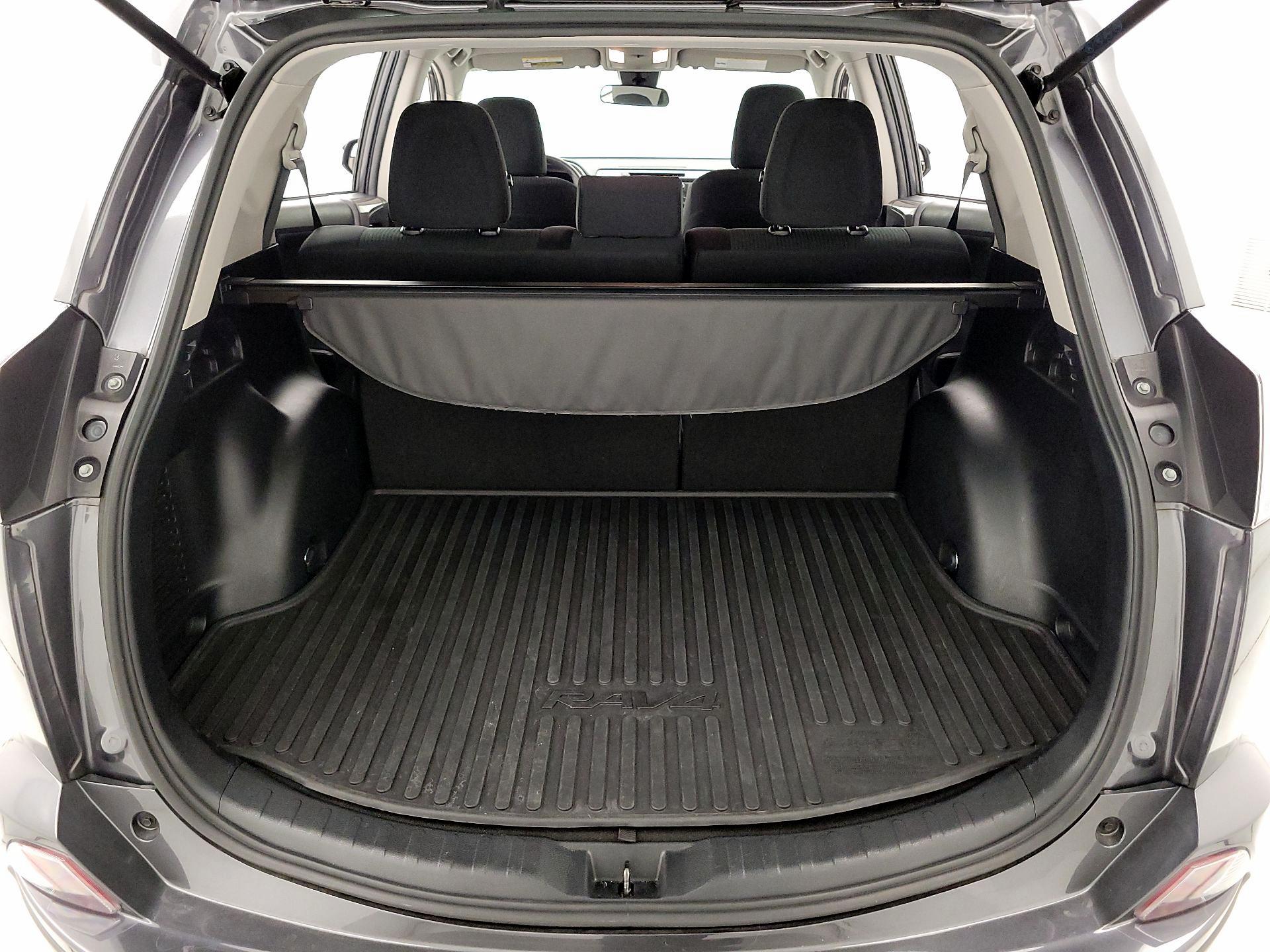 Thumbnail: 2018 Toyota RAV4 - 20