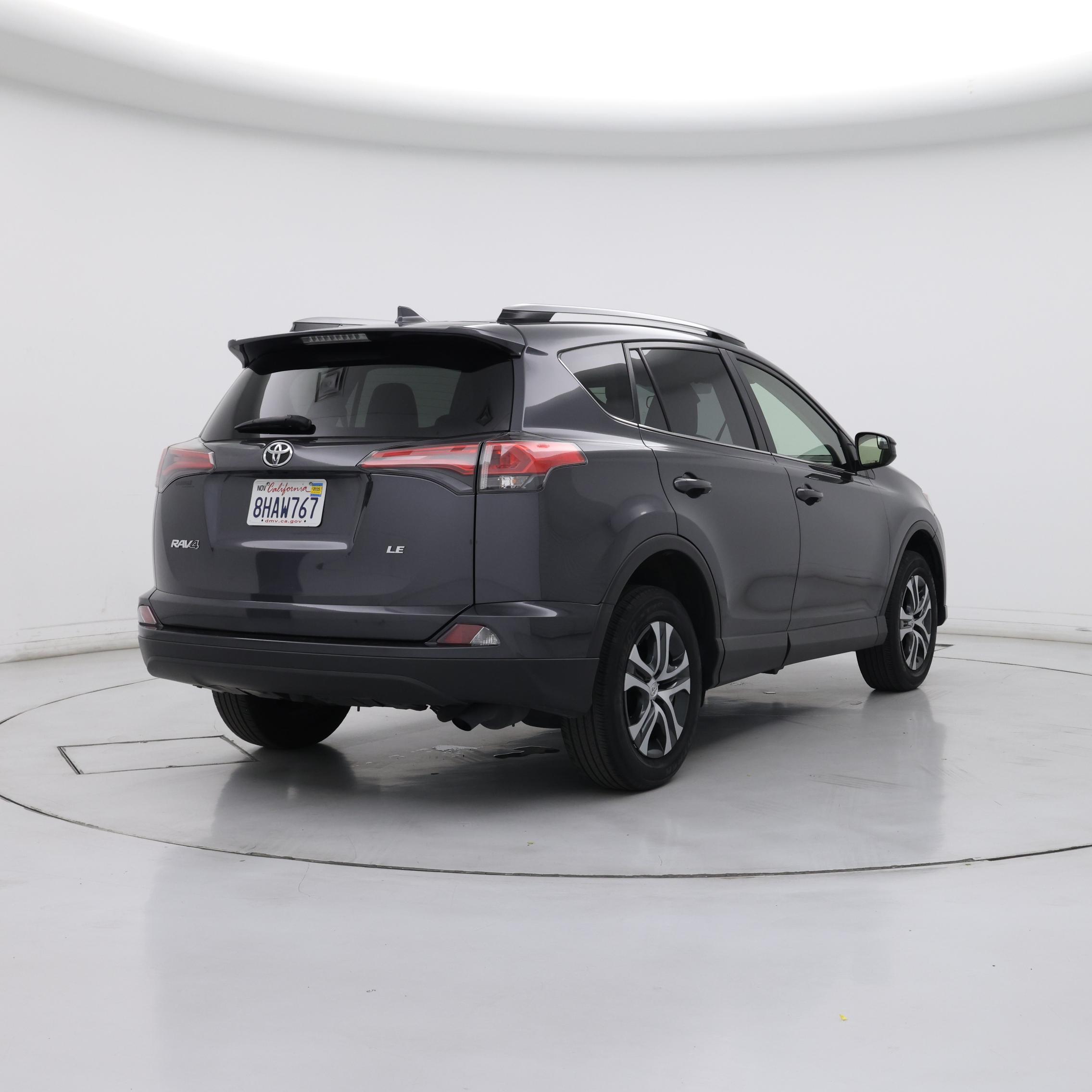 Thumbnail: 2018 Toyota RAV4 - 8