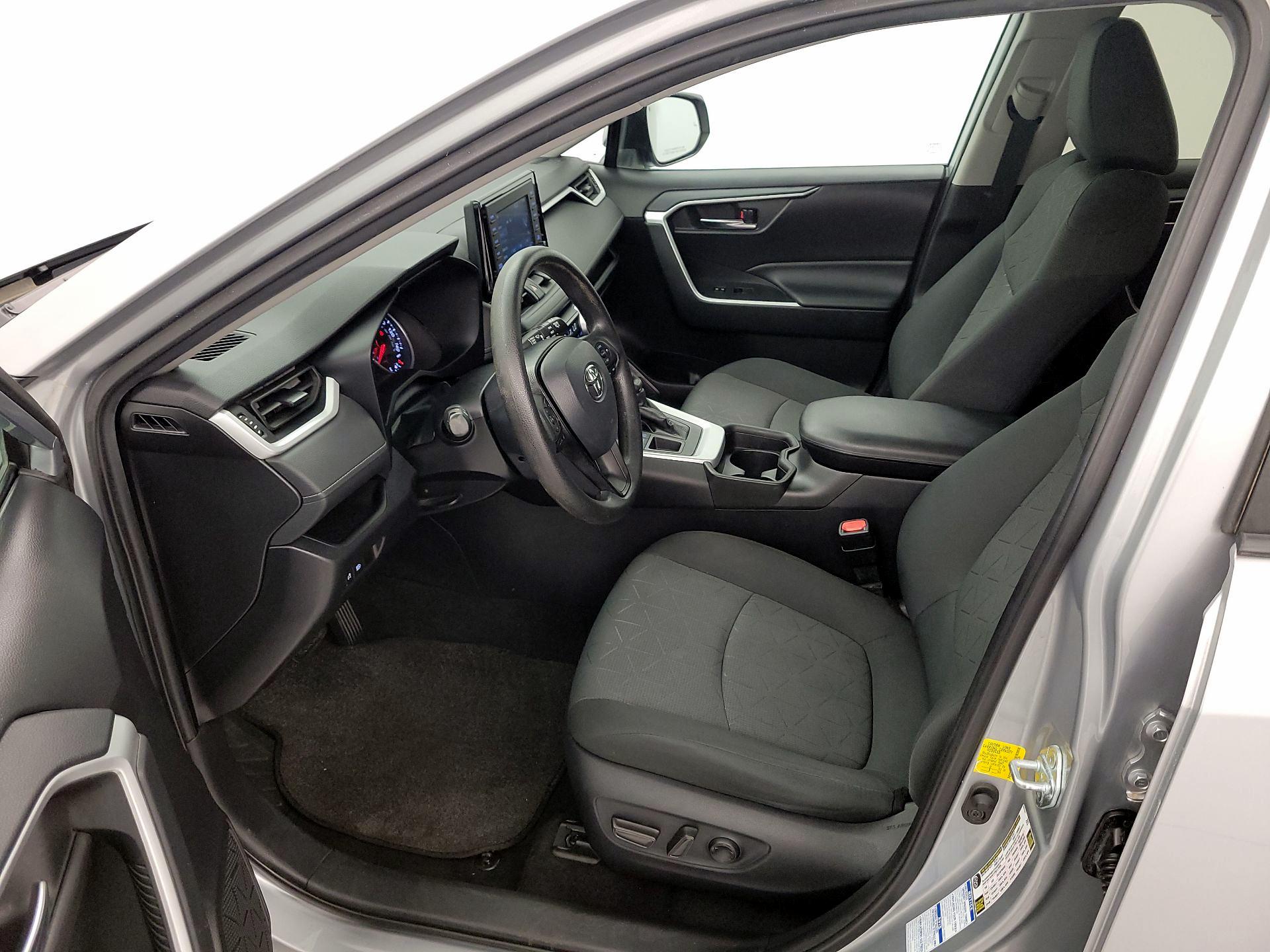 Thumbnail: 2021 Toyota RAV4 - 11