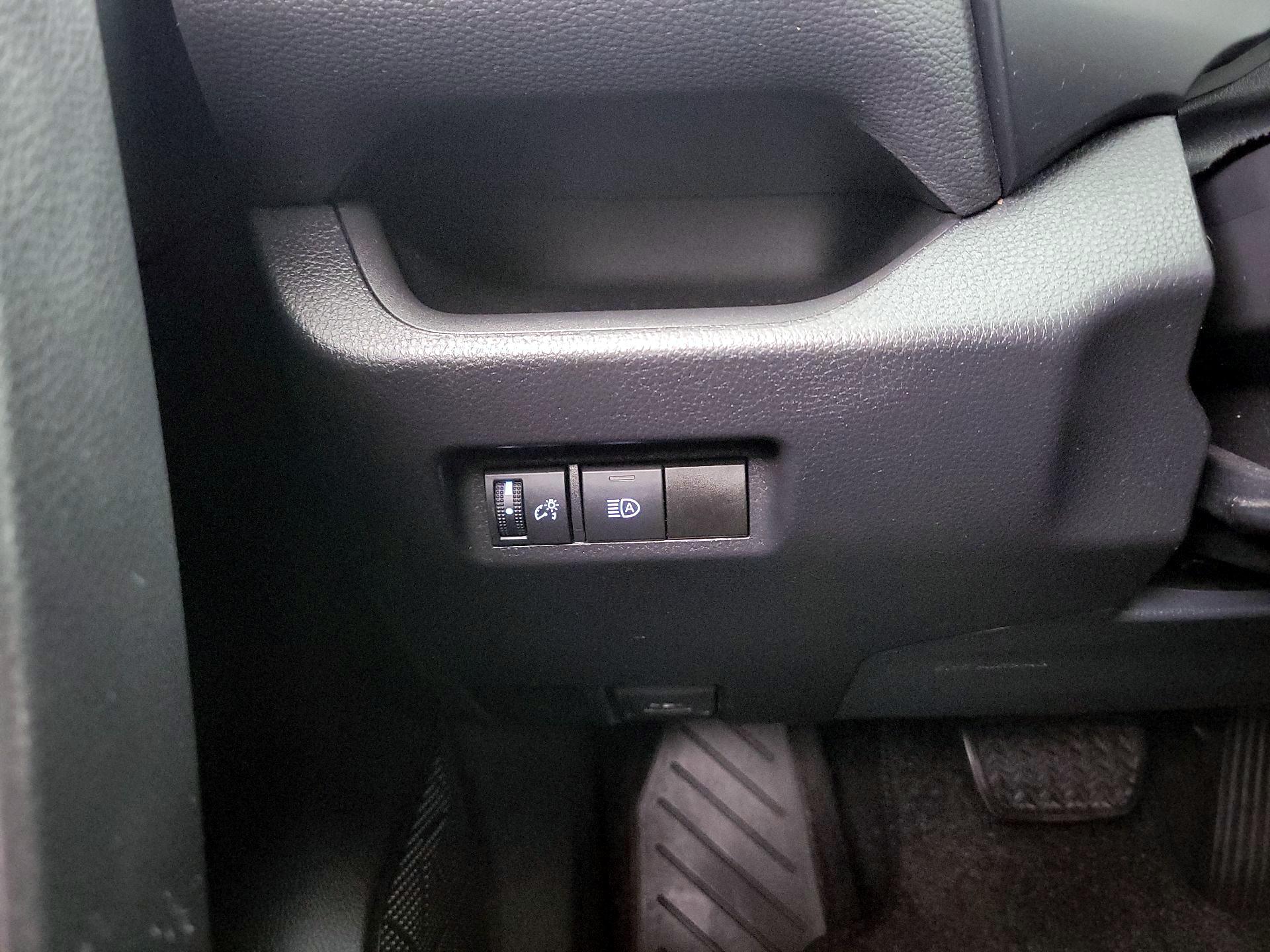 Thumbnail: 2021 Toyota RAV4 - 13