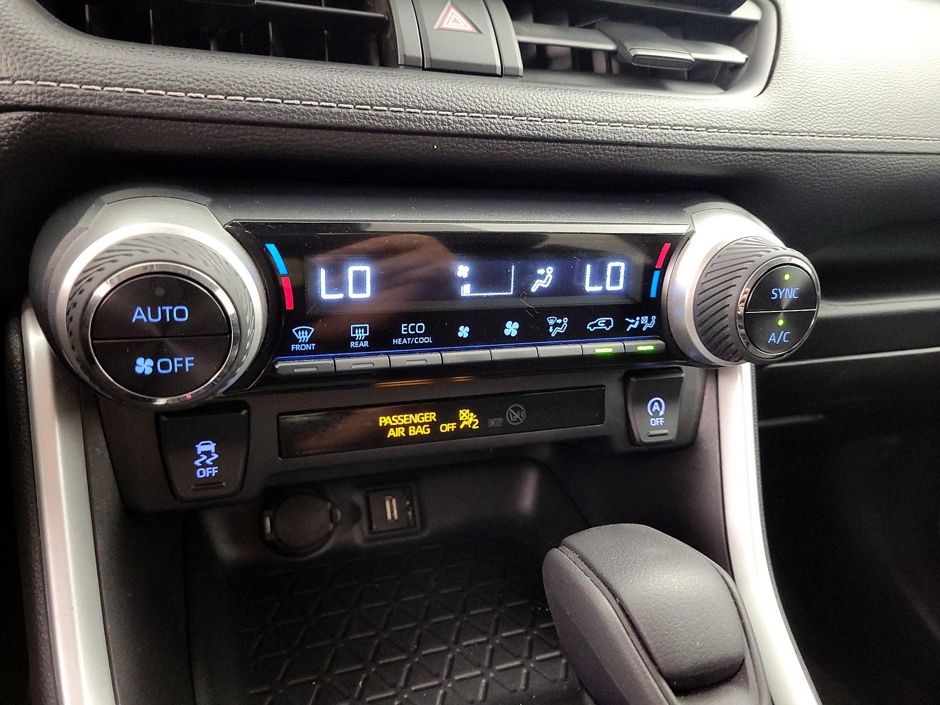 Thumbnail: 2021 Toyota RAV4 - 16