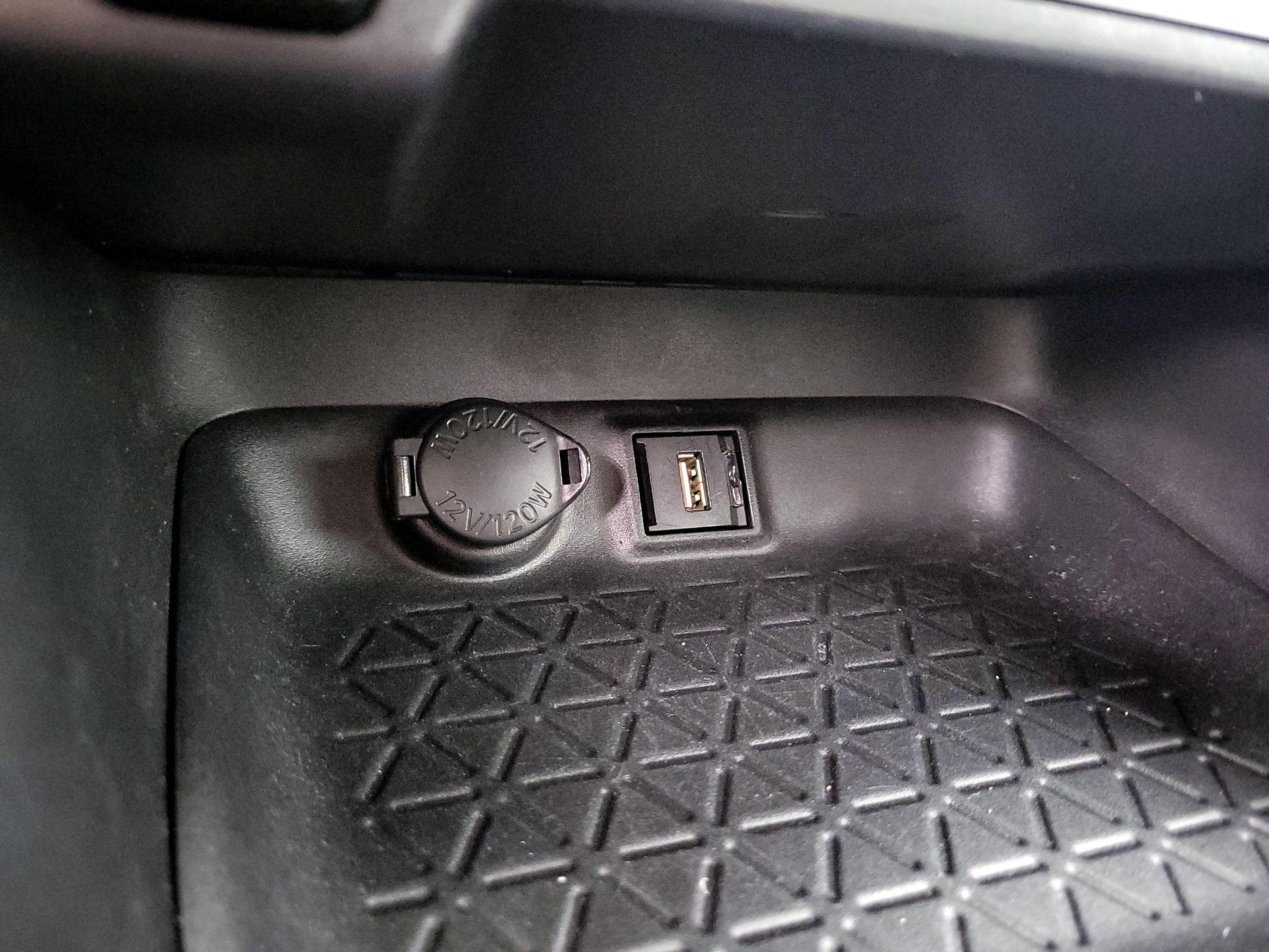 Thumbnail: 2021 Toyota RAV4 - 18