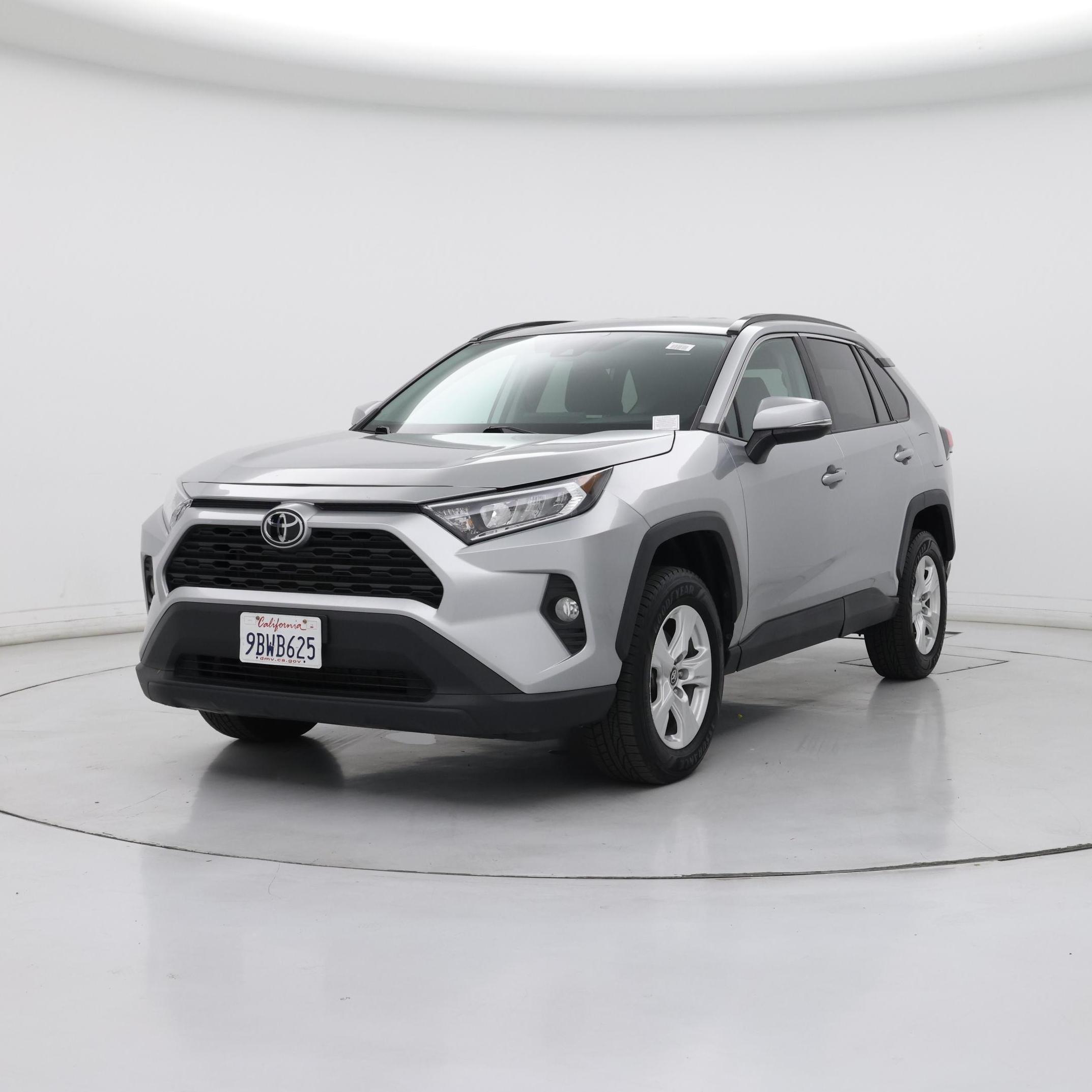 Thumbnail: 2021 Toyota RAV4 - 4