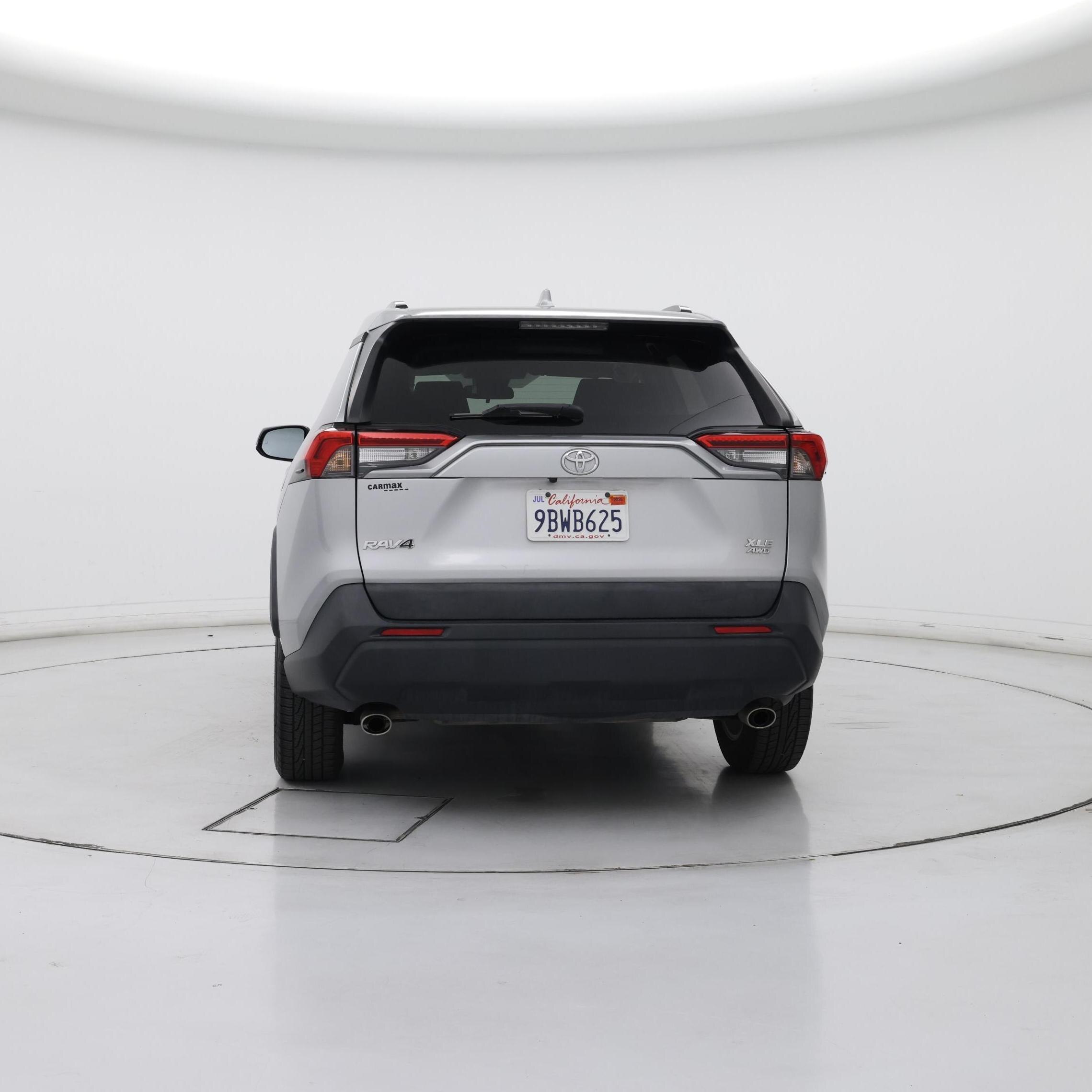 Thumbnail: 2021 Toyota RAV4 - 6