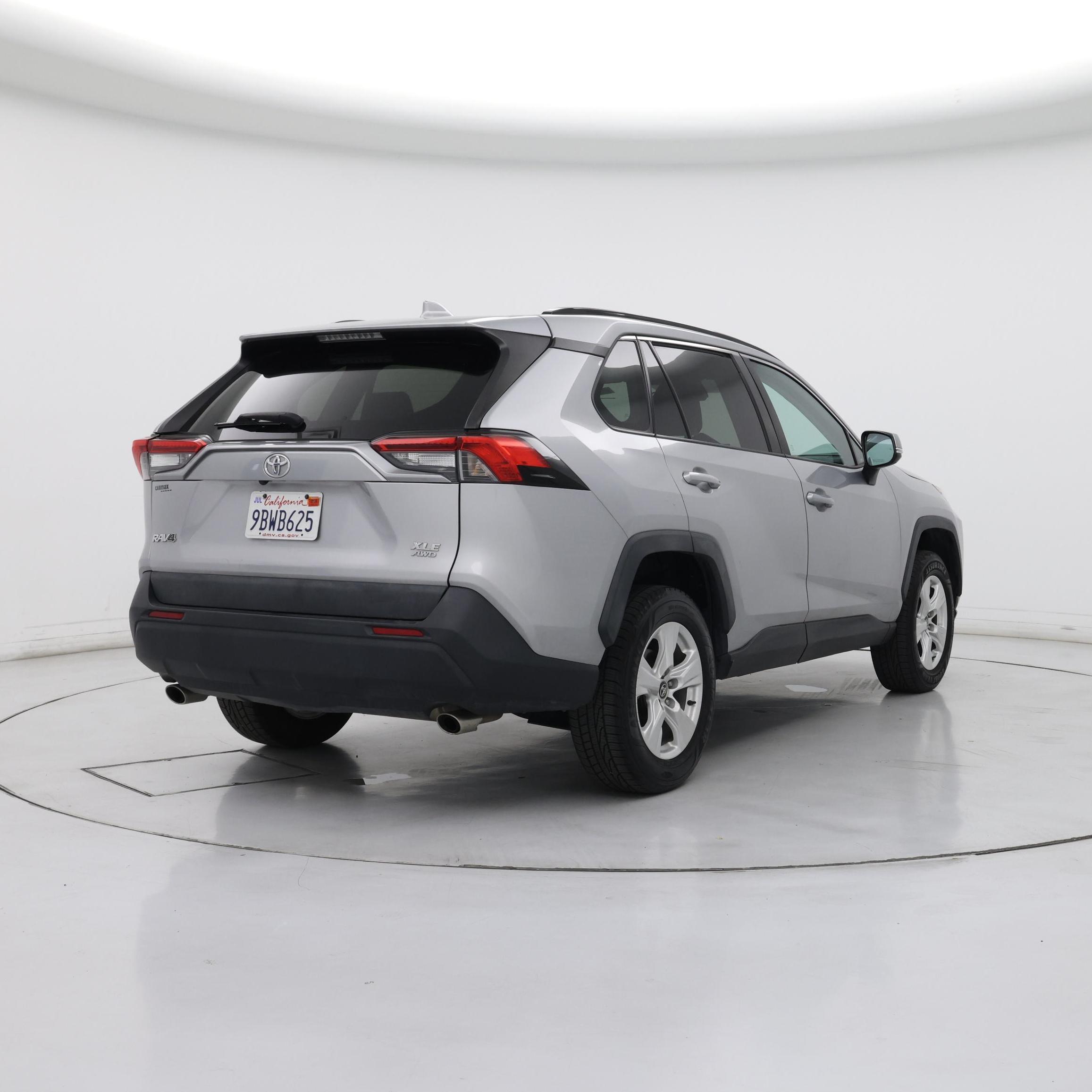 Thumbnail: 2021 Toyota RAV4 - 8