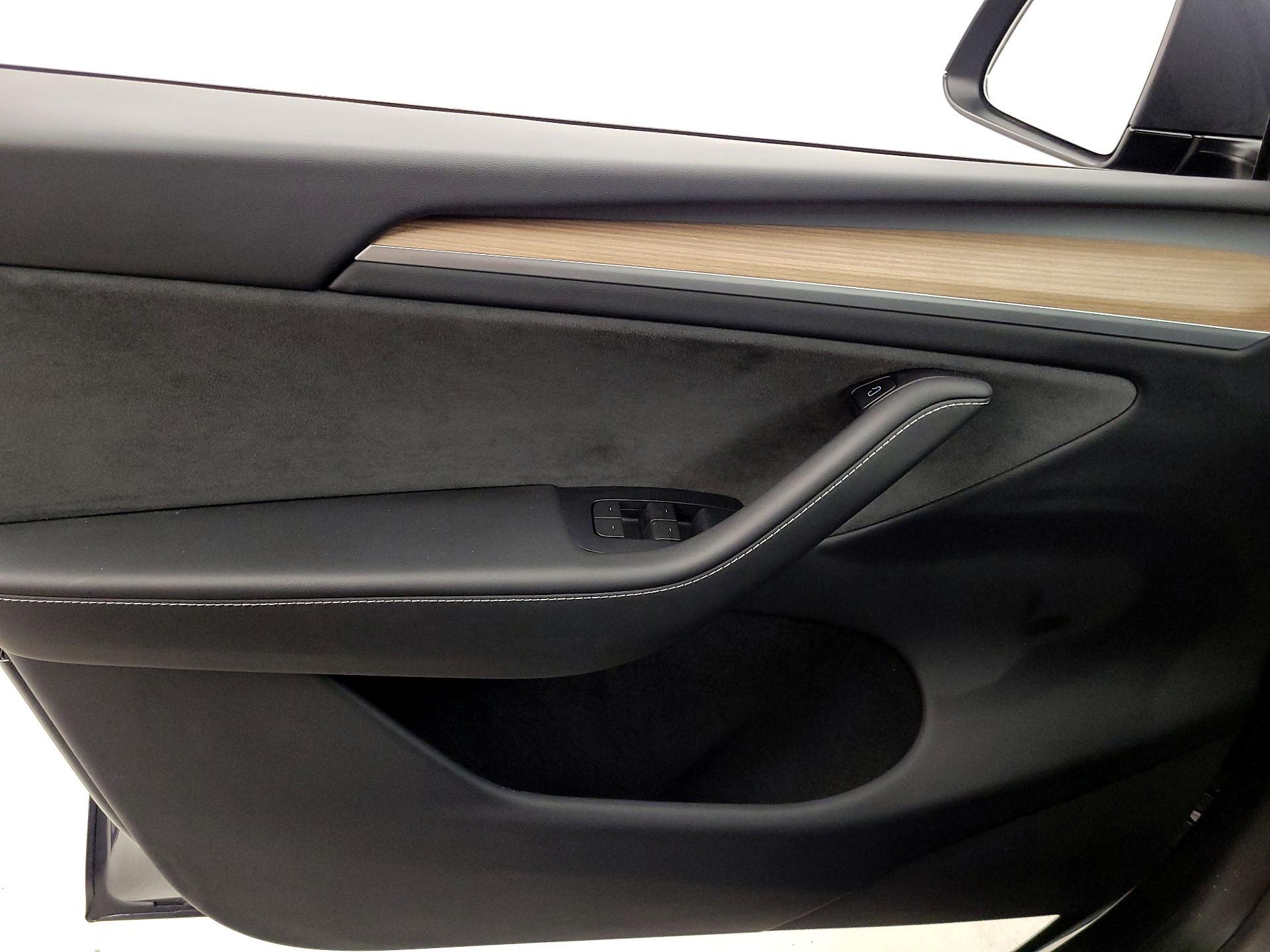 Thumbnail: 2023 Tesla Model Y - 12
