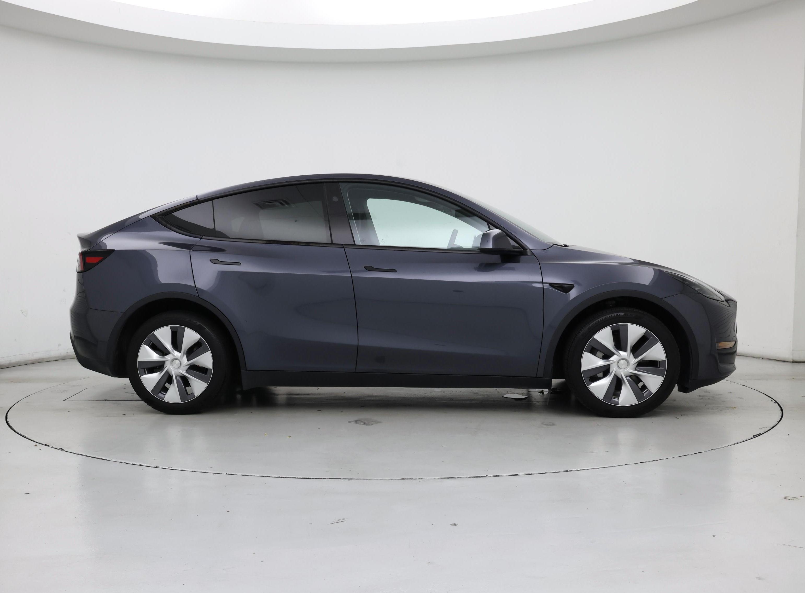 Thumbnail: 2023 Tesla Model Y - 7