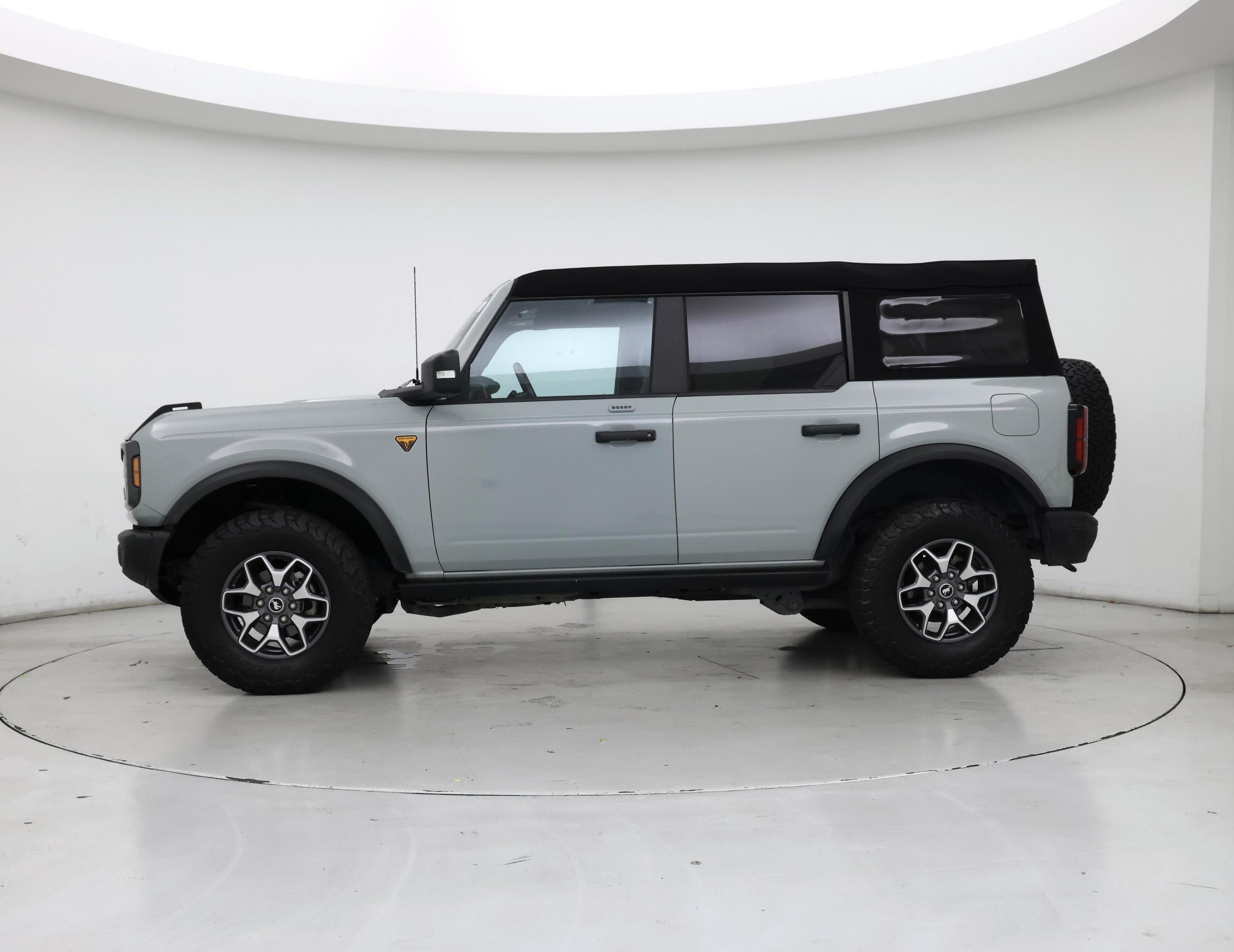 Thumbnail: 2023 Ford Bronco - 3