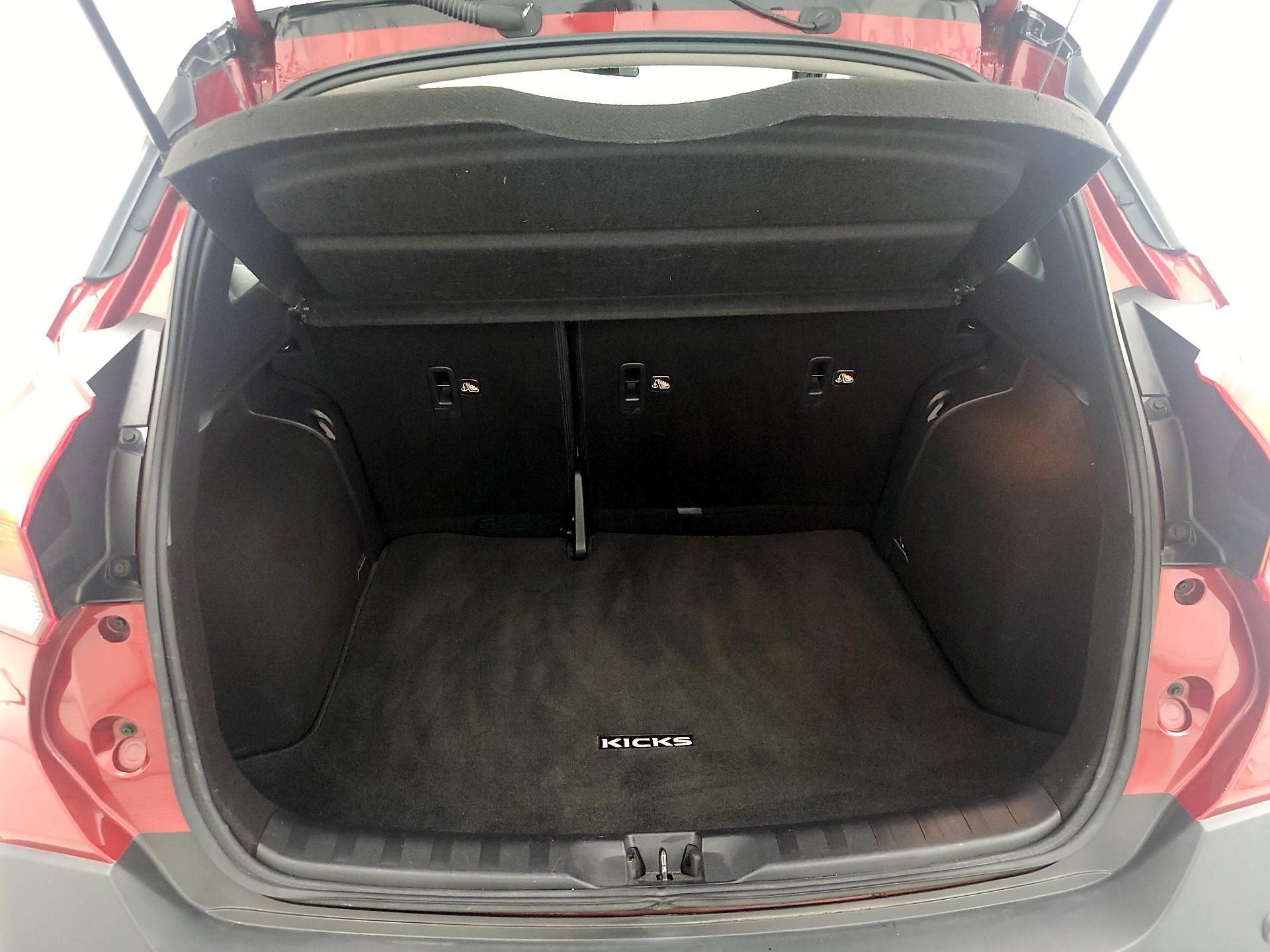 Thumbnail: 2020 Nissan Kicks - 18