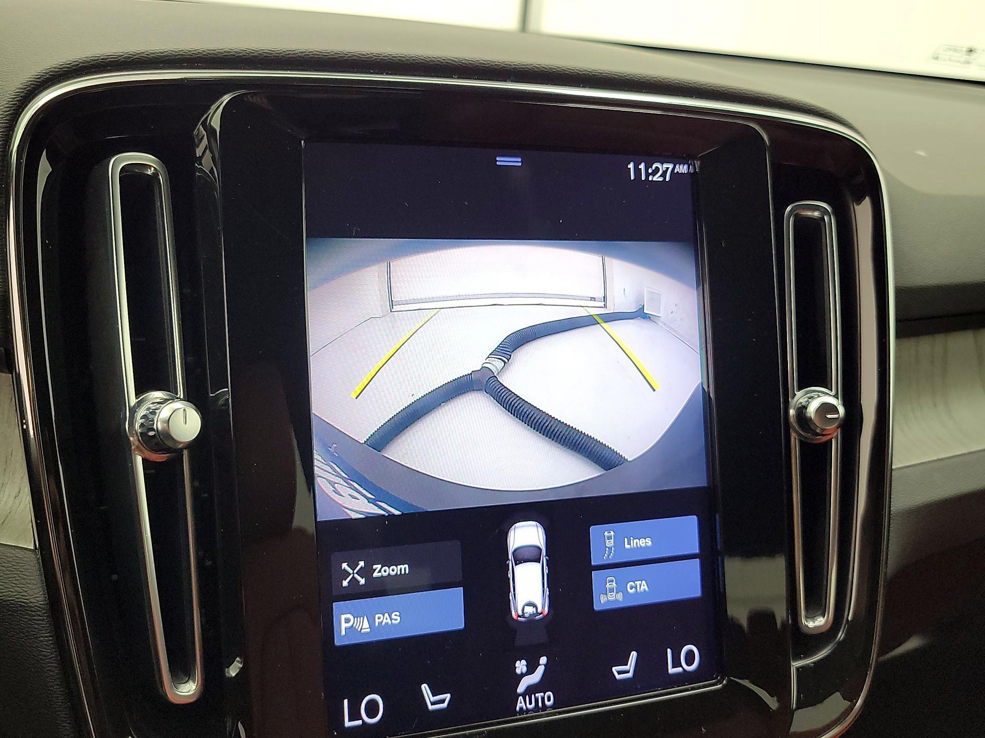 Thumbnail: 2021 Volvo XC40 - 15