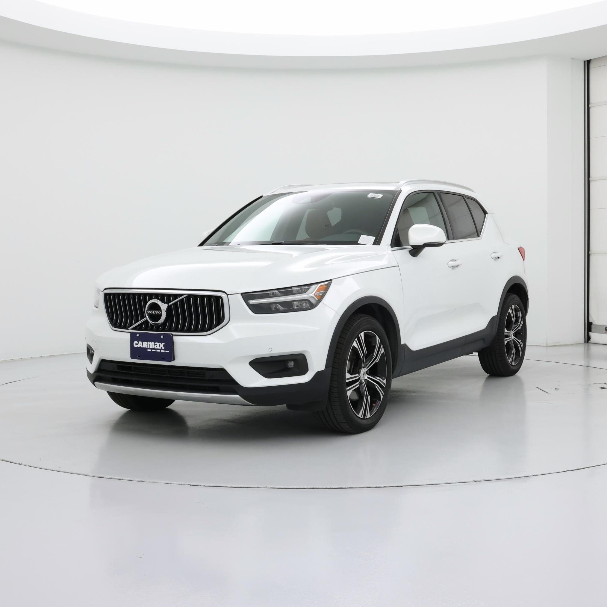 Thumbnail: 2021 Volvo XC40 - 4