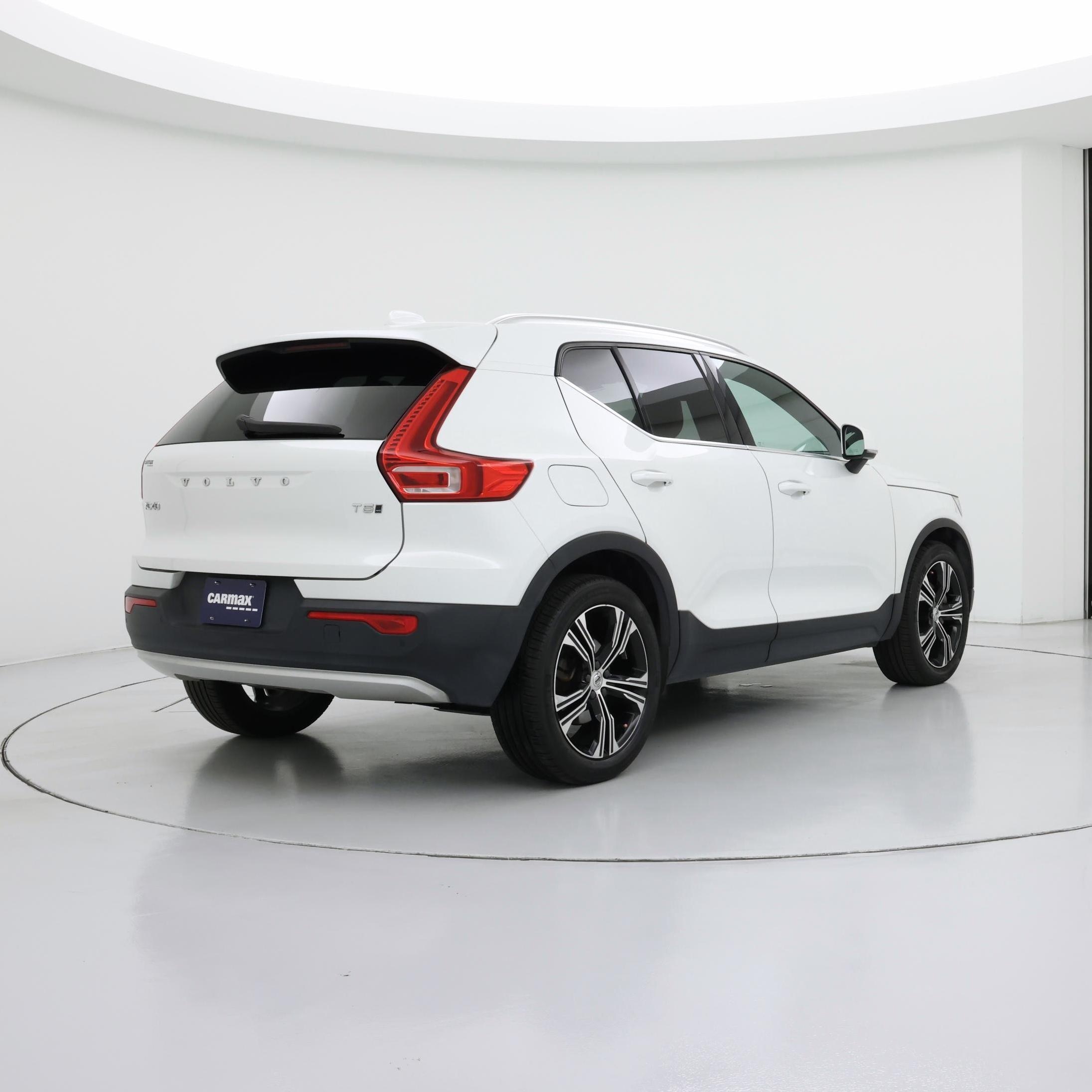 Thumbnail: 2021 Volvo XC40 - 8