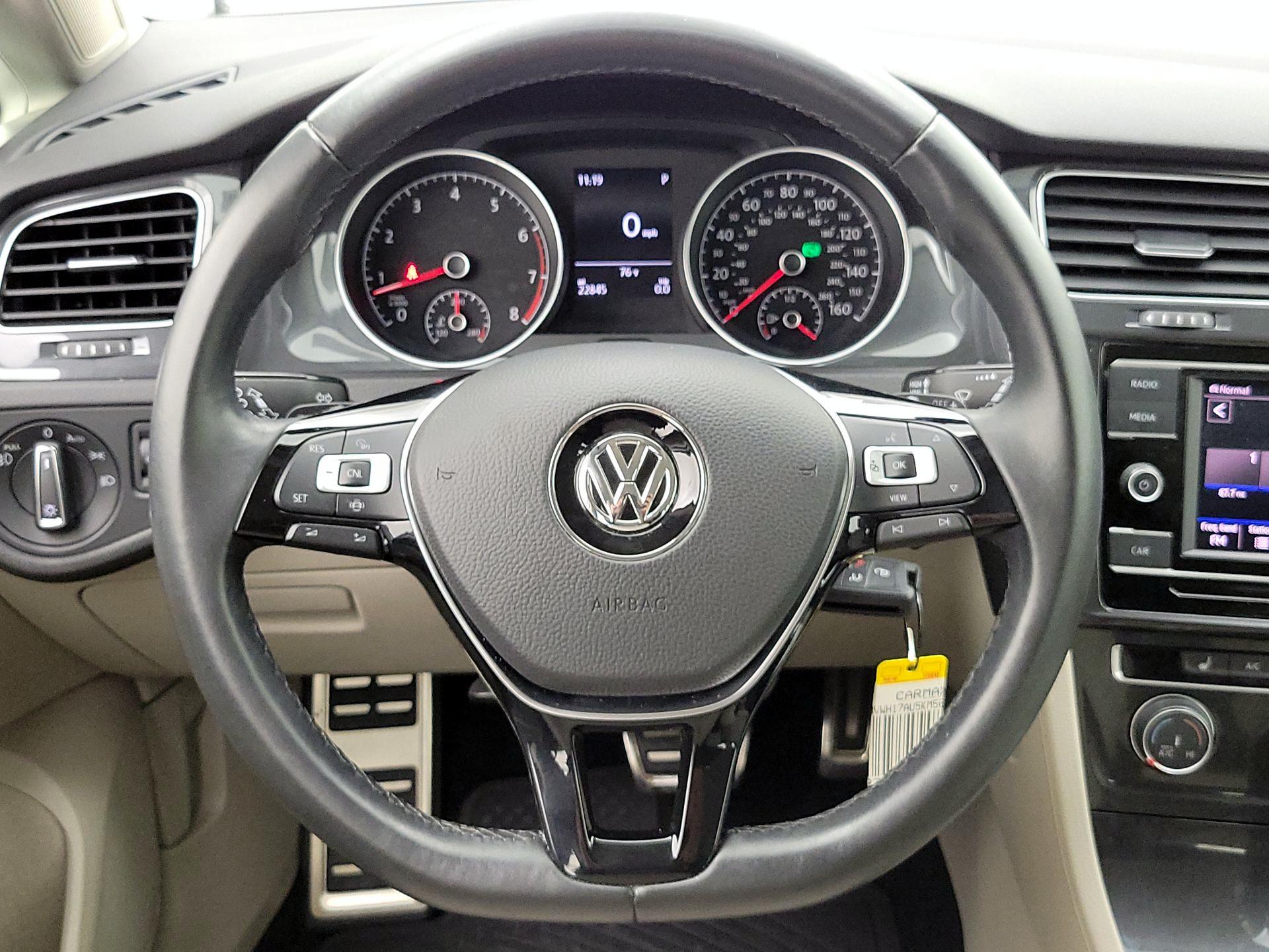Thumbnail: 2019 Volkswagen Golf - 10